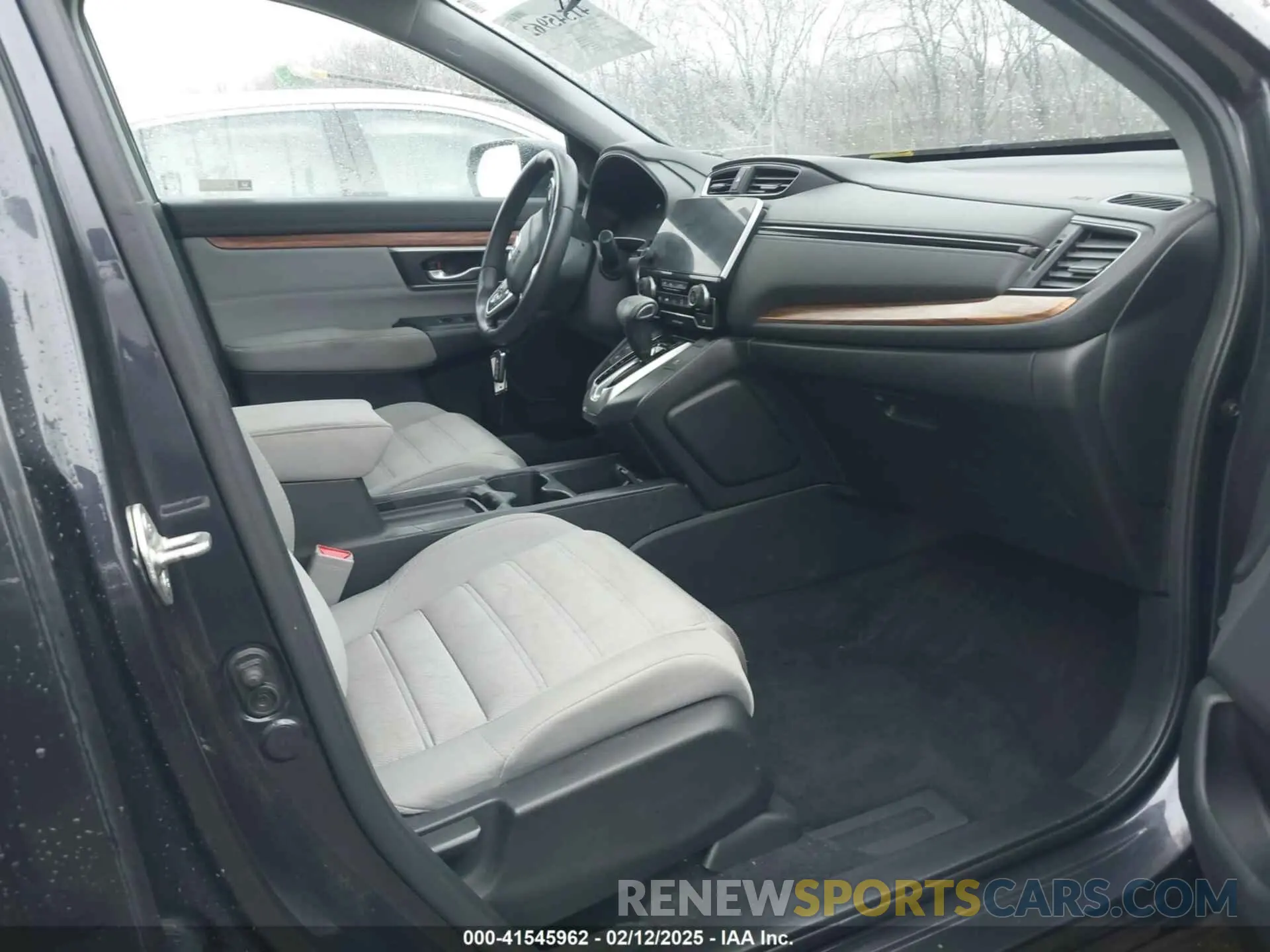 5 fotografías del automóvil dañado 5J6RW2H50KA011430 HONDA CR-V 2019
