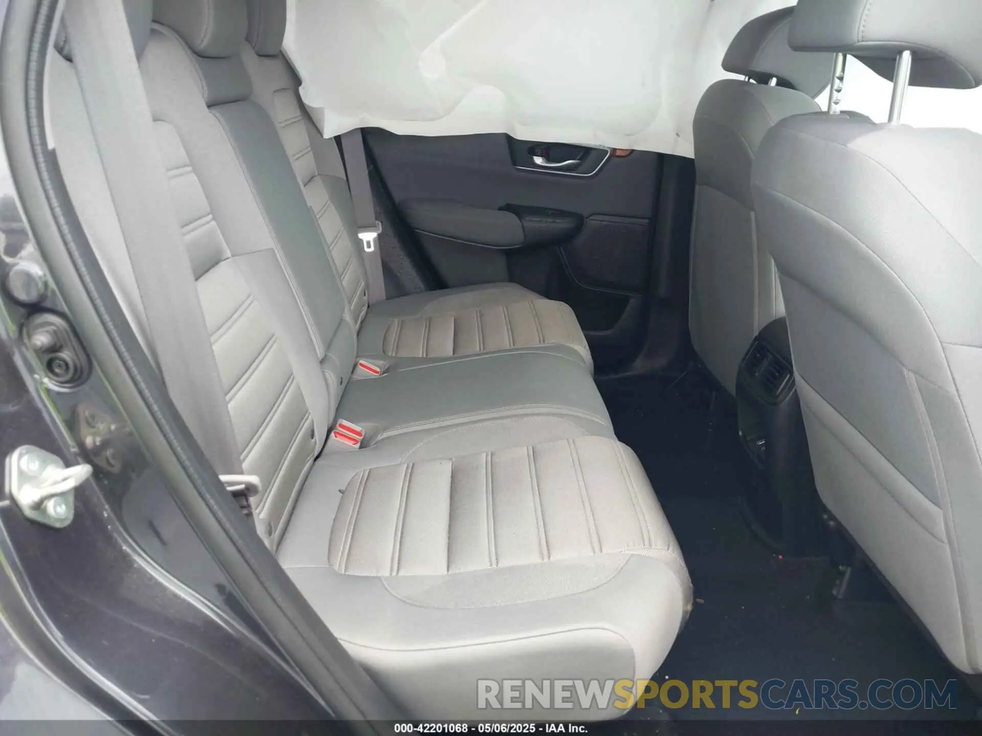 8 fotografías del automóvil dañado 5J6RW2H54KL034875 HONDA CR-V 2019