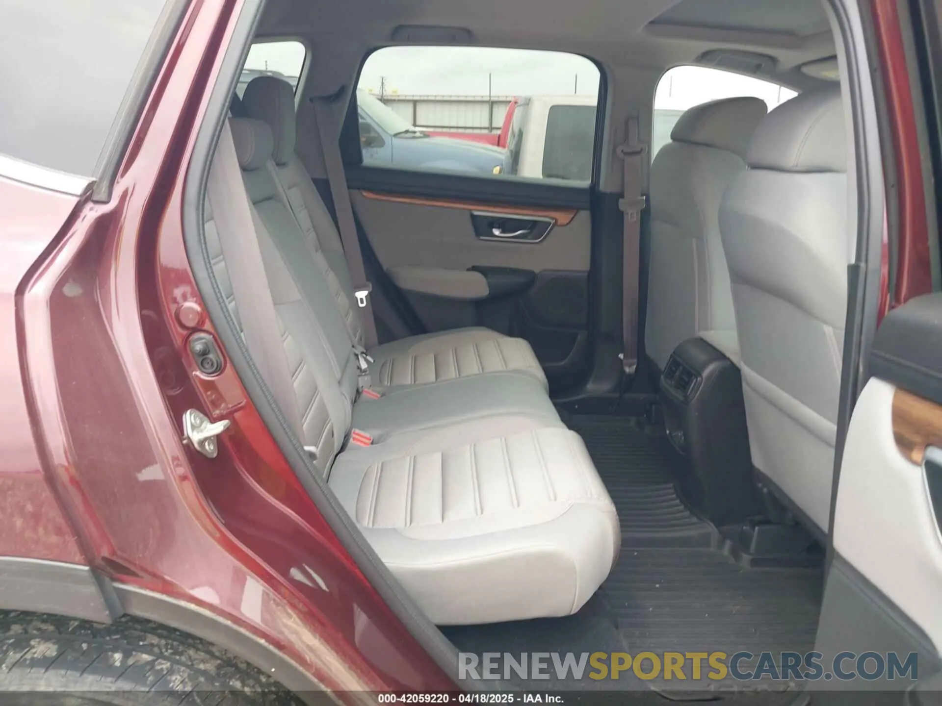 8 fotografías del automóvil dañado 5J6RW2H56KL007712 HONDA CR-V 2019