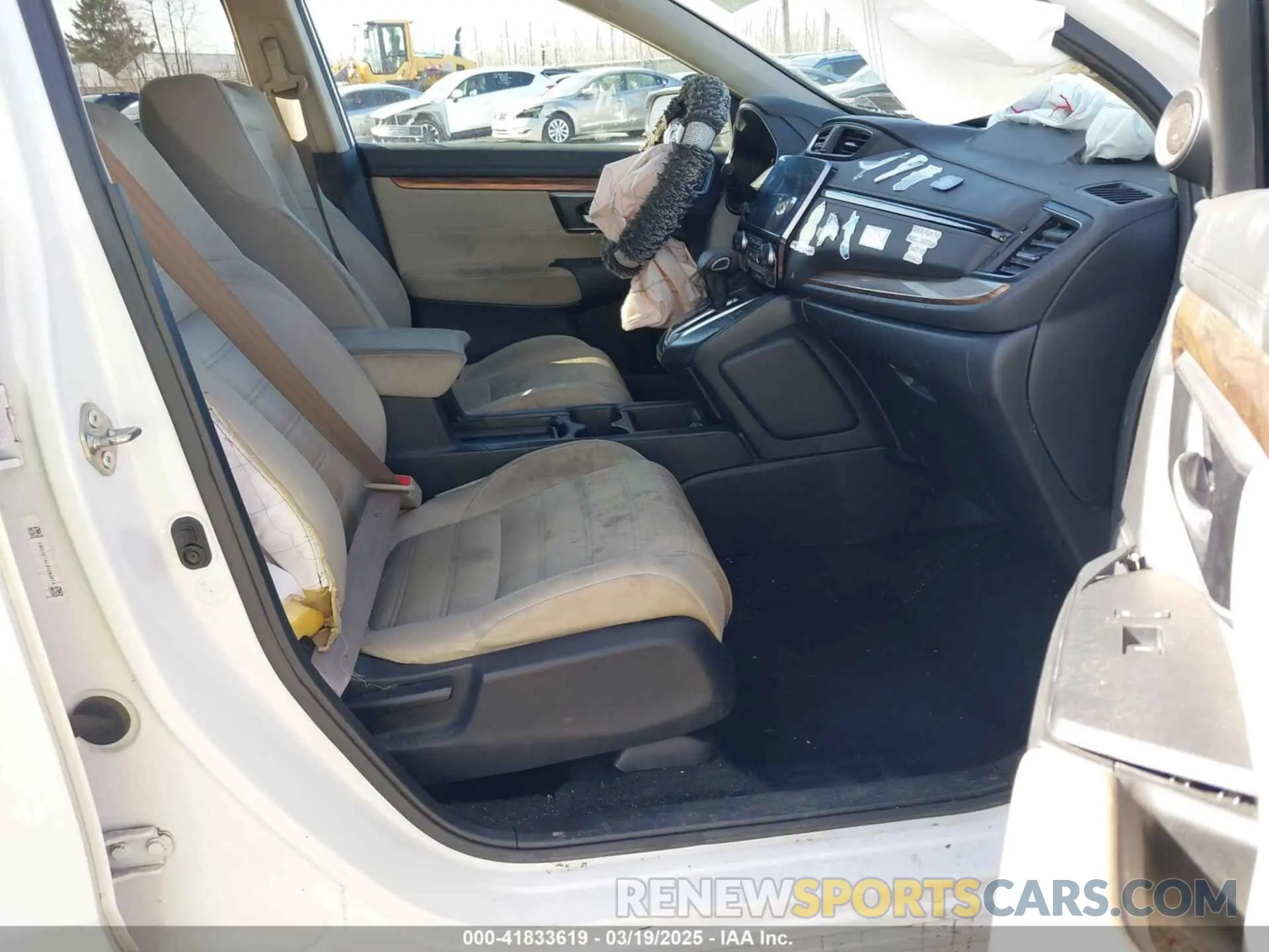 5 fotografías del automóvil dañado 5J6RW2H57KL030092 HONDA CR-V 2019