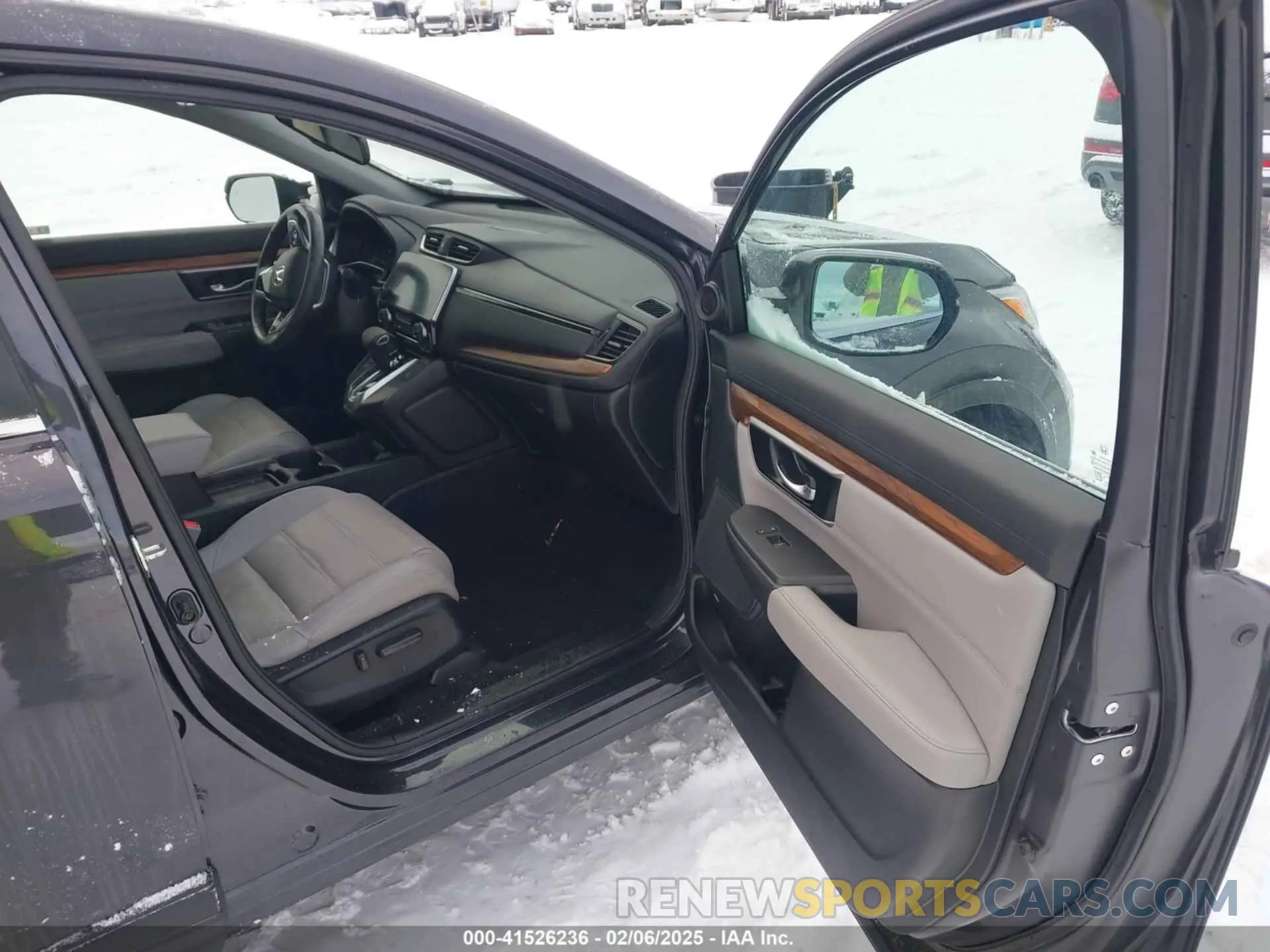 5 fotografías del automóvil dañado 5J6RW2H83KA021203 HONDA CR-V 2019