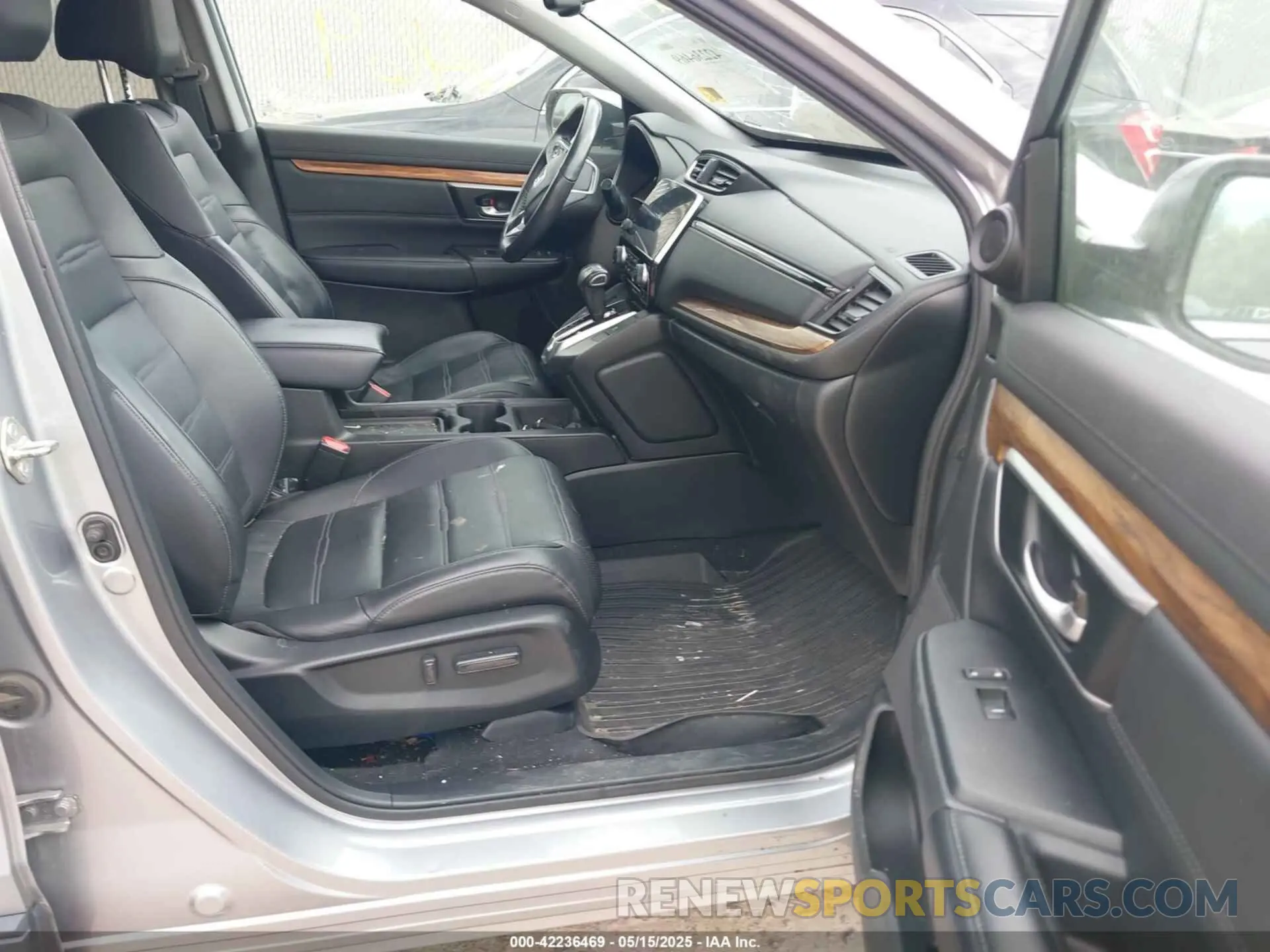 5 fotografías del automóvil dañado 5J6RW2H88KL002408 HONDA CR-V 2019