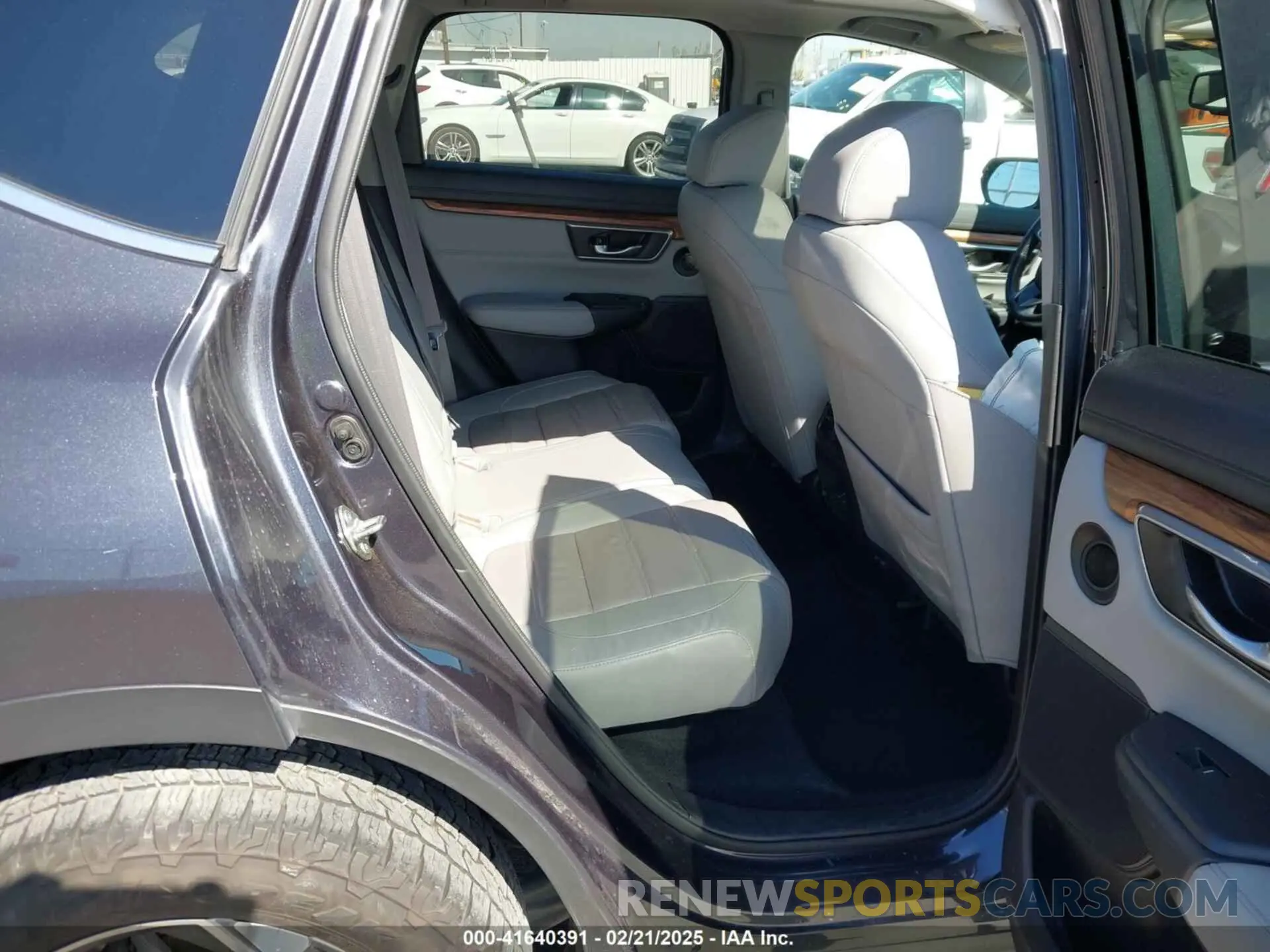 8 fotografías del automóvil dañado 5J6RW2H89KA002929 HONDA CR-V 2019