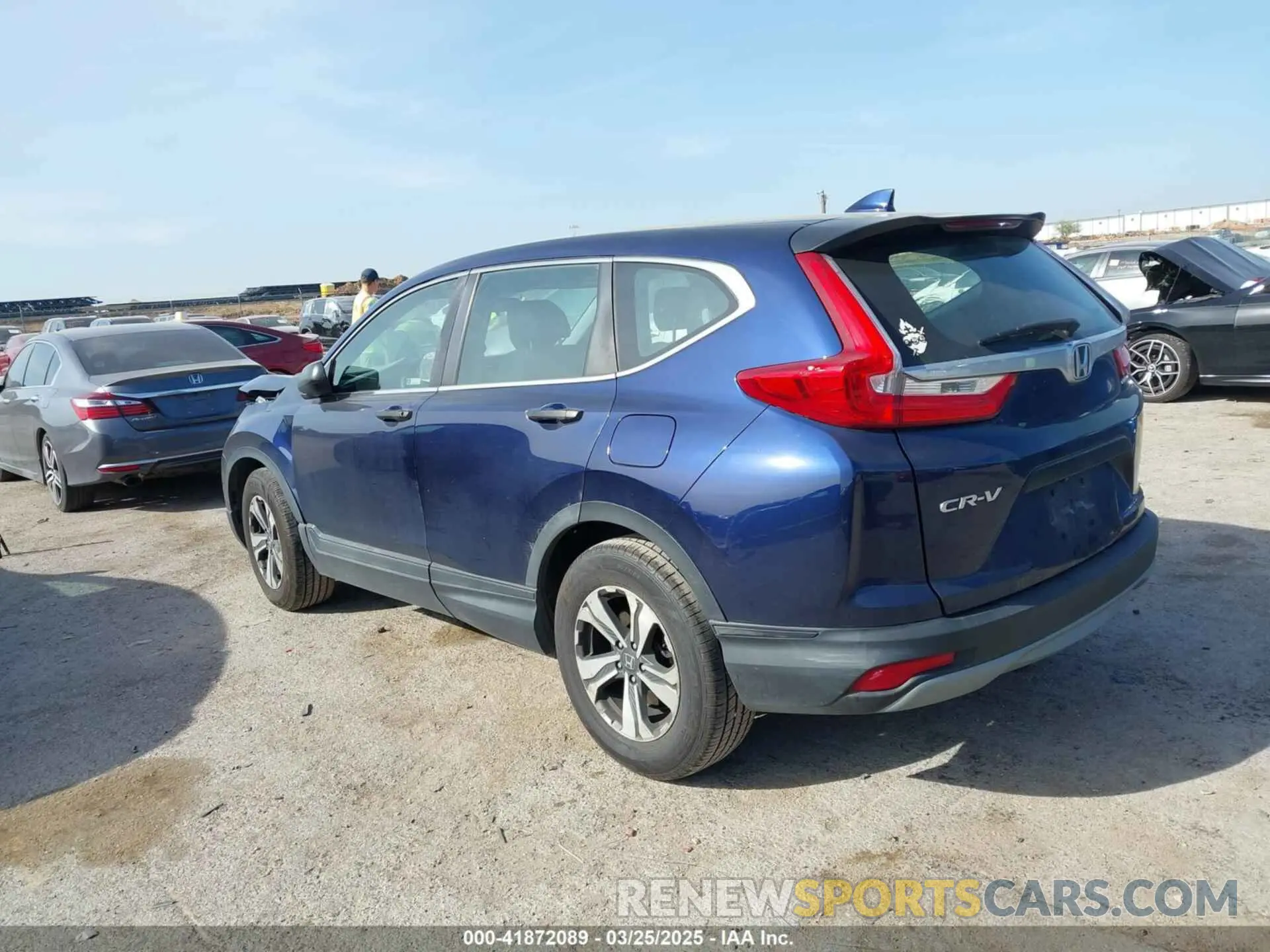 3 fotografías del automóvil dañado 5J6RW5H32KL003561 HONDA CR-V 2019