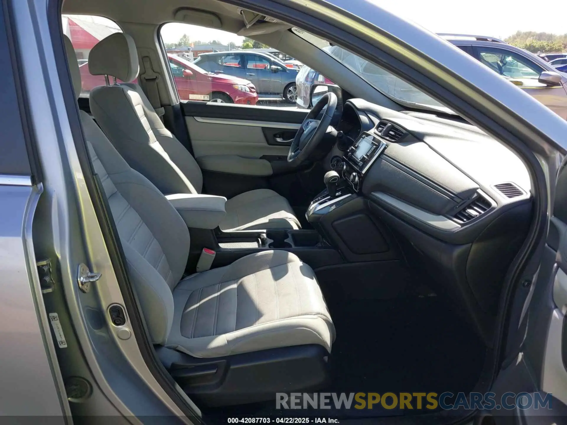 5 fotografías del automóvil dañado 5J6RW6H31KL003721 HONDA CR-V 2019