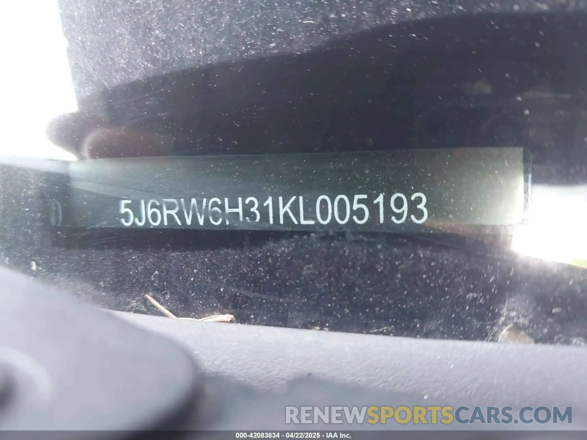 17 fotografías del automóvil dañado 5J6RW6H31KL005193 HONDA CR-V 2019