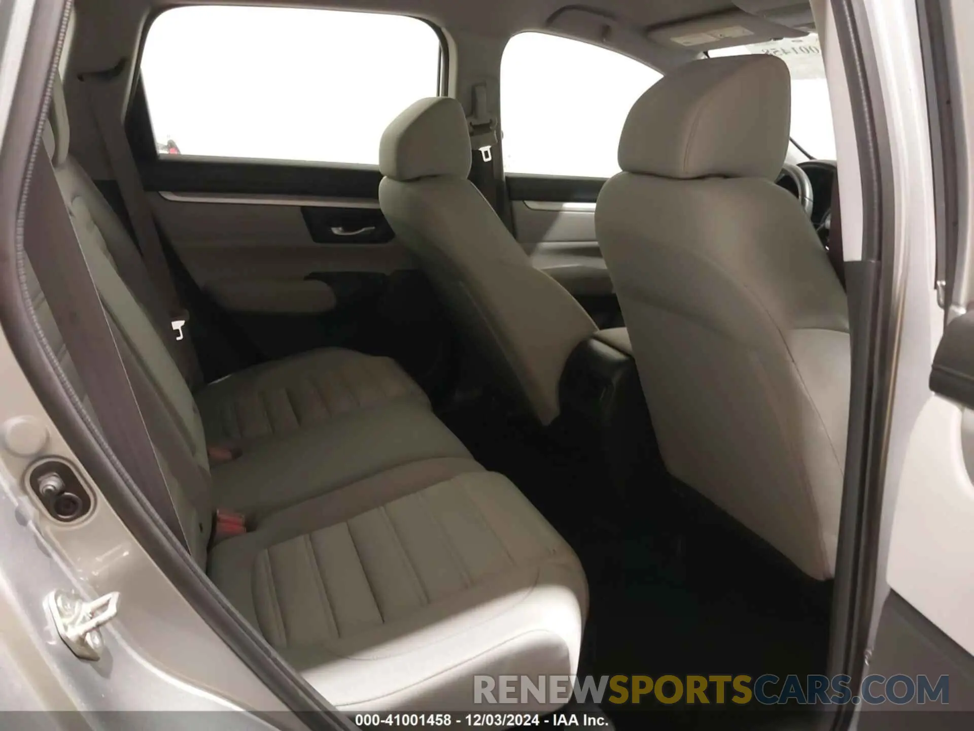8 fotografías del automóvil dañado 5J6RW6H35KL001664 HONDA CR-V 2019