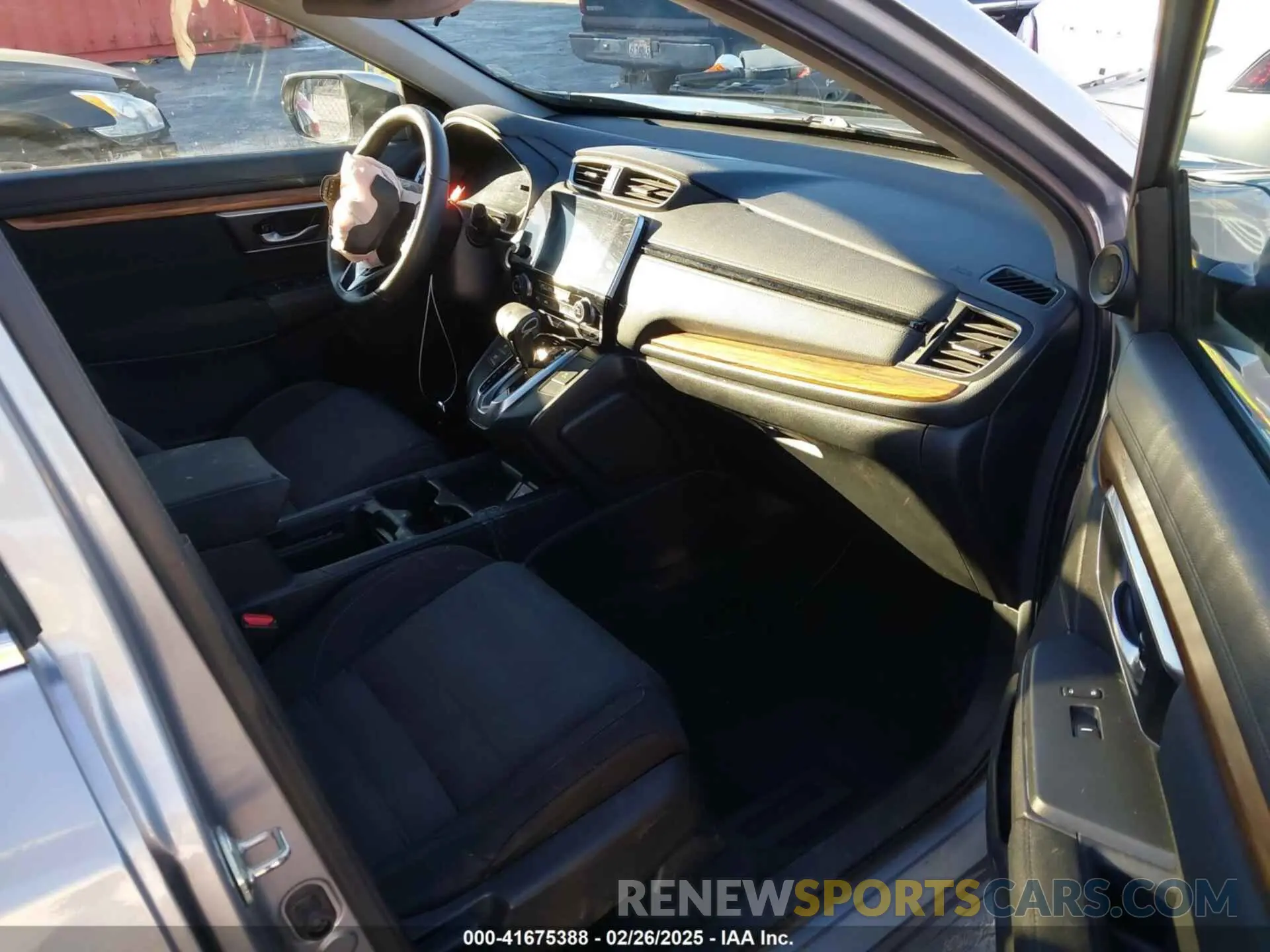 5 fotografías del automóvil dañado 7FARW1H52KE039385 HONDA CR-V 2019