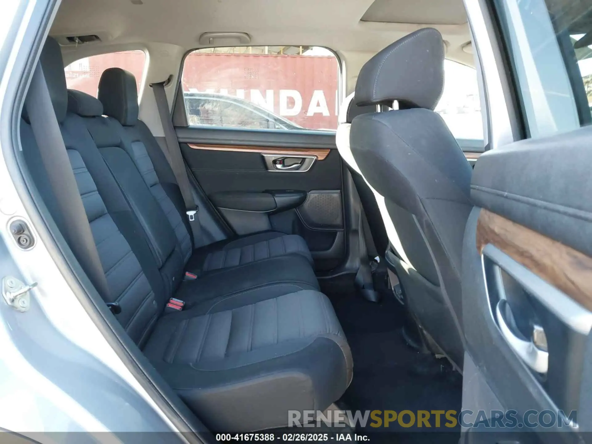 8 fotografías del automóvil dañado 7FARW1H52KE039385 HONDA CR-V 2019