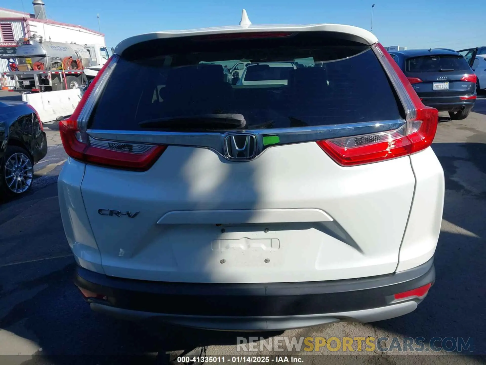 17 fotografías del automóvil dañado 7FARW1H52KE039984 HONDA CR-V 2019