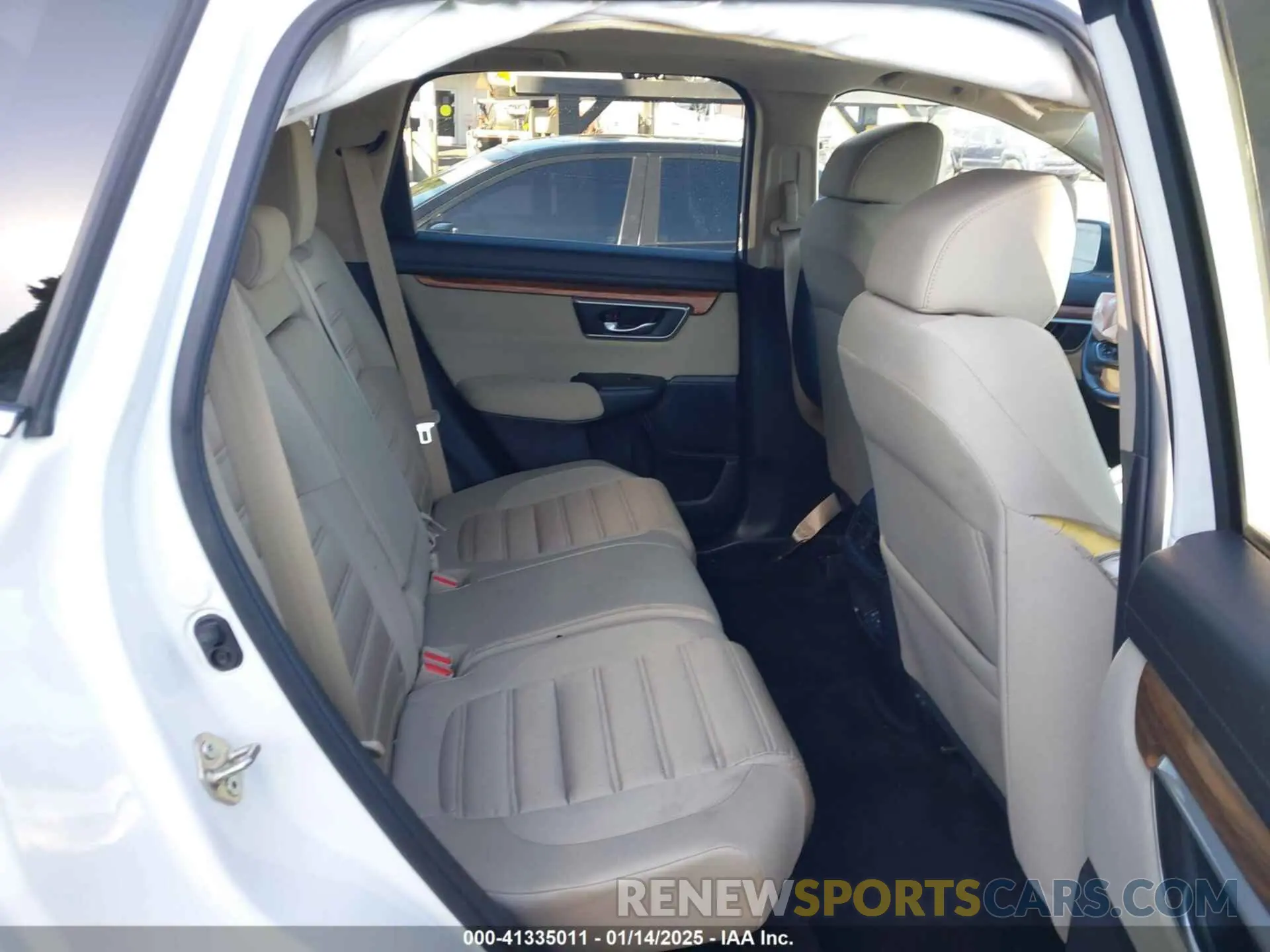 8 fotografías del automóvil dañado 7FARW1H52KE039984 HONDA CR-V 2019
