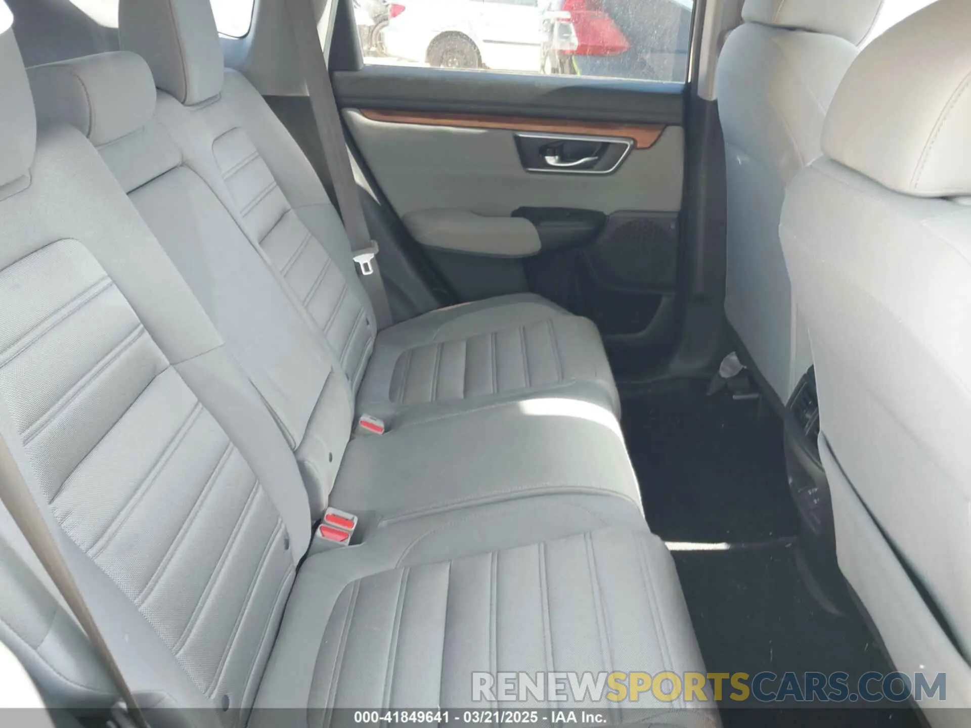 8 fotografías del automóvil dañado 7FARW1H53KE018173 HONDA CR-V 2019