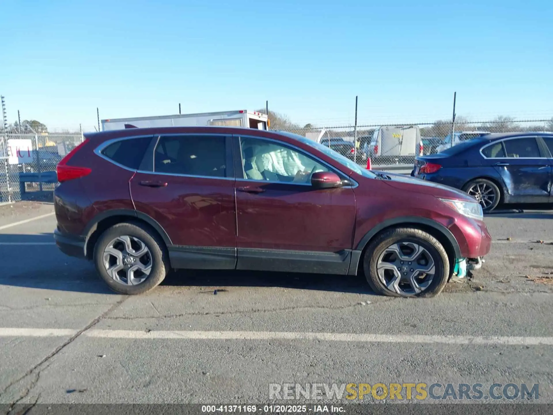 13 fotografías del automóvil dañado 7FARW1H55KE018479 HONDA CR-V 2019