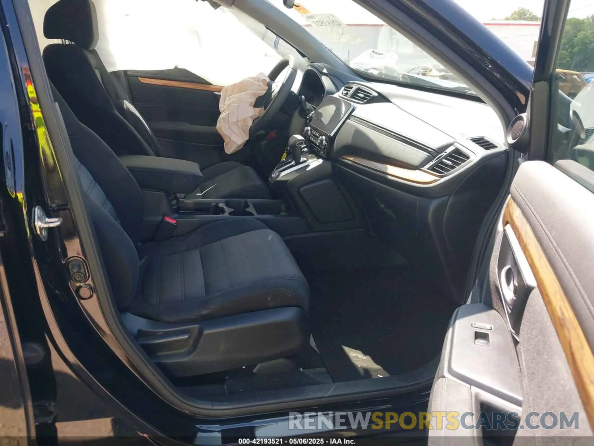 5 fotografías del automóvil dañado 7FARW1H57KE020539 HONDA CR-V 2019