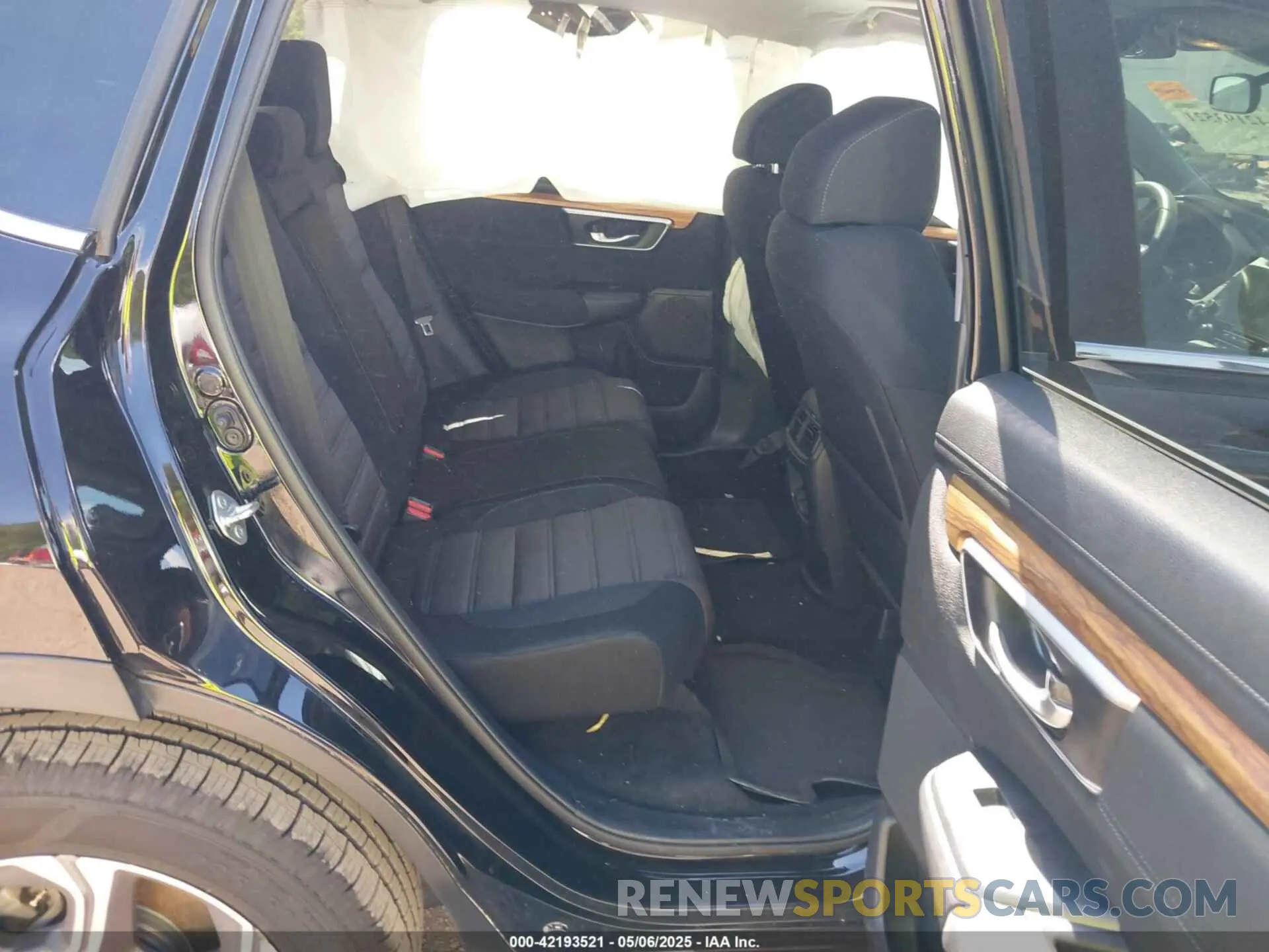 8 fotografías del automóvil dañado 7FARW1H57KE020539 HONDA CR-V 2019