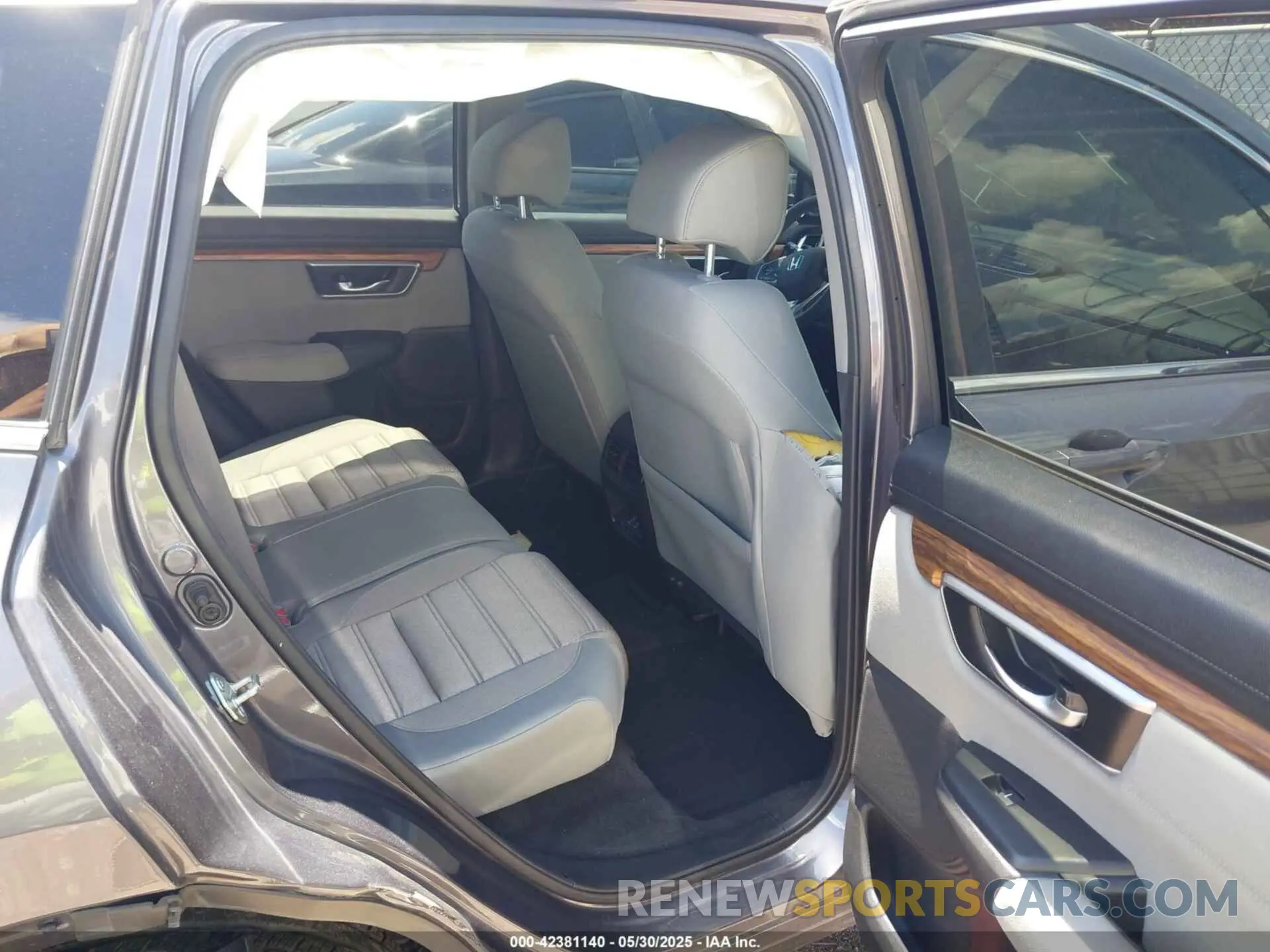 8 fotografías del automóvil dañado 7FARW1H58KE027824 HONDA CR-V 2019