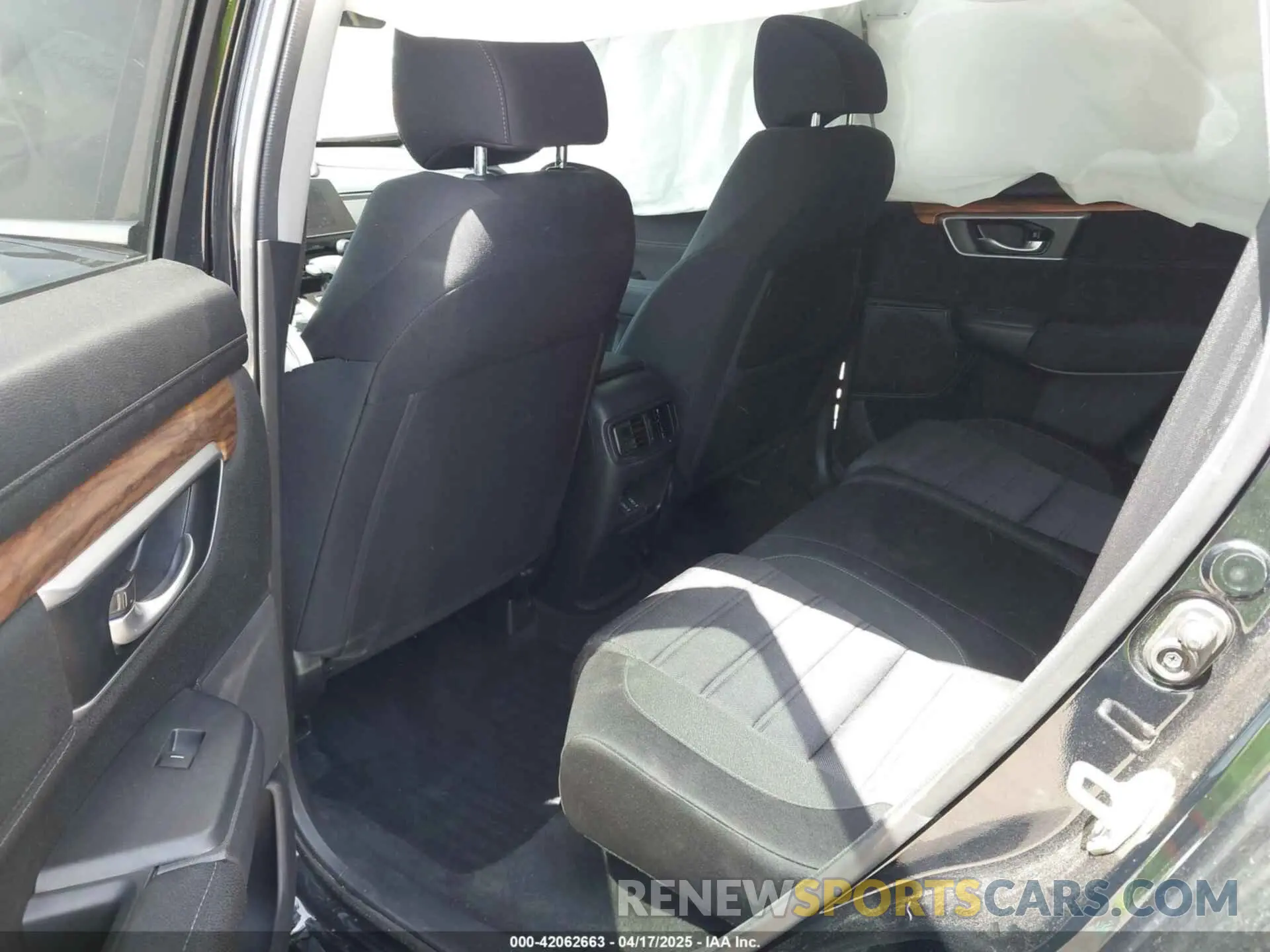 8 fotografías del automóvil dañado 7FARW1H58KE032263 HONDA CR-V 2019