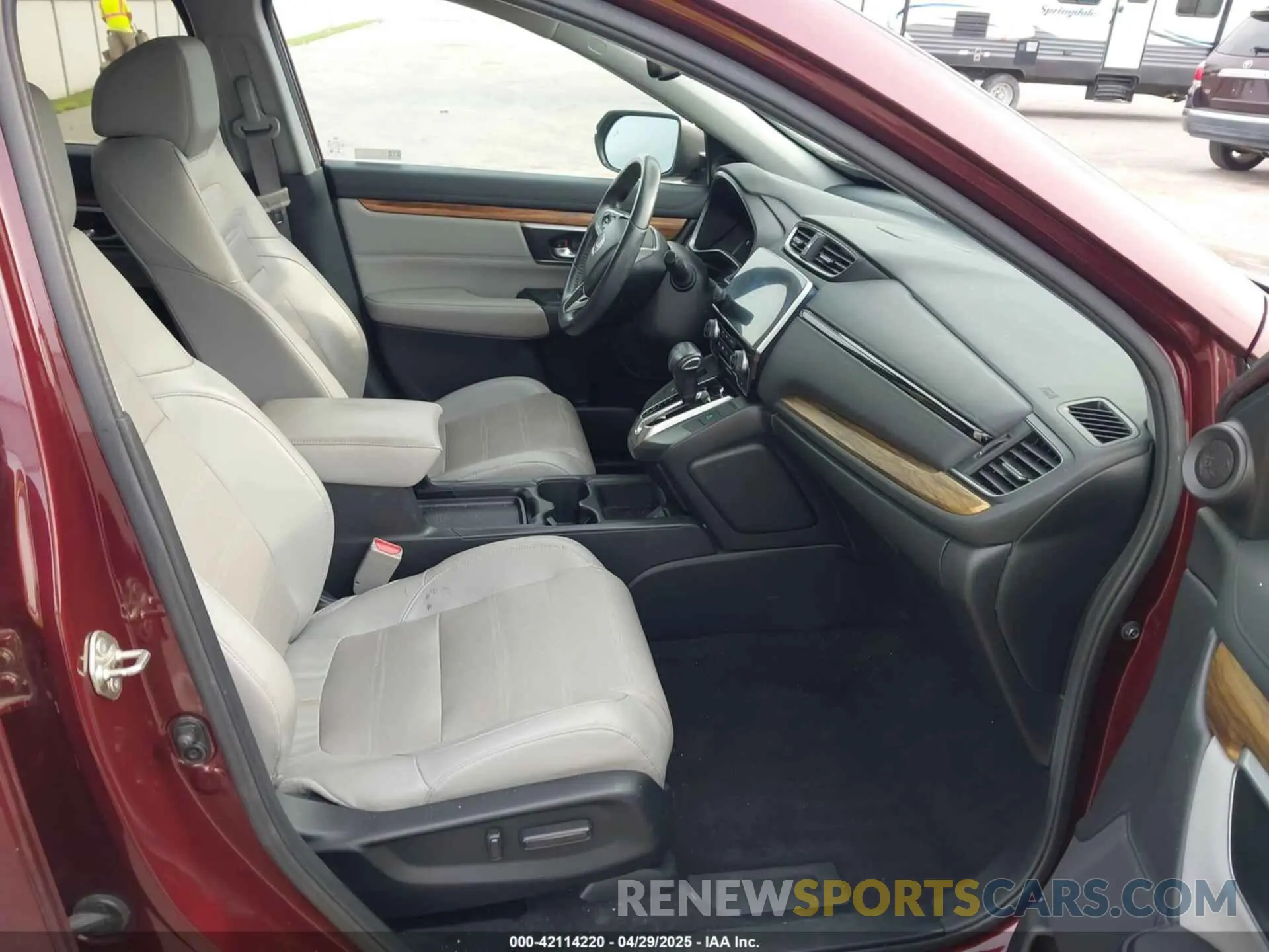 5 fotografías del automóvil dañado 7FARW1H80KE013409 HONDA CR-V 2019