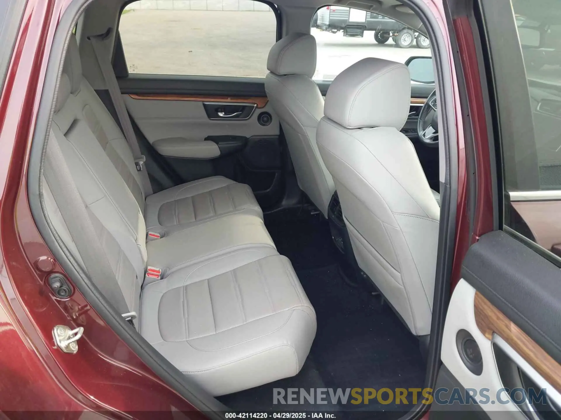 8 fotografías del automóvil dañado 7FARW1H80KE013409 HONDA CR-V 2019