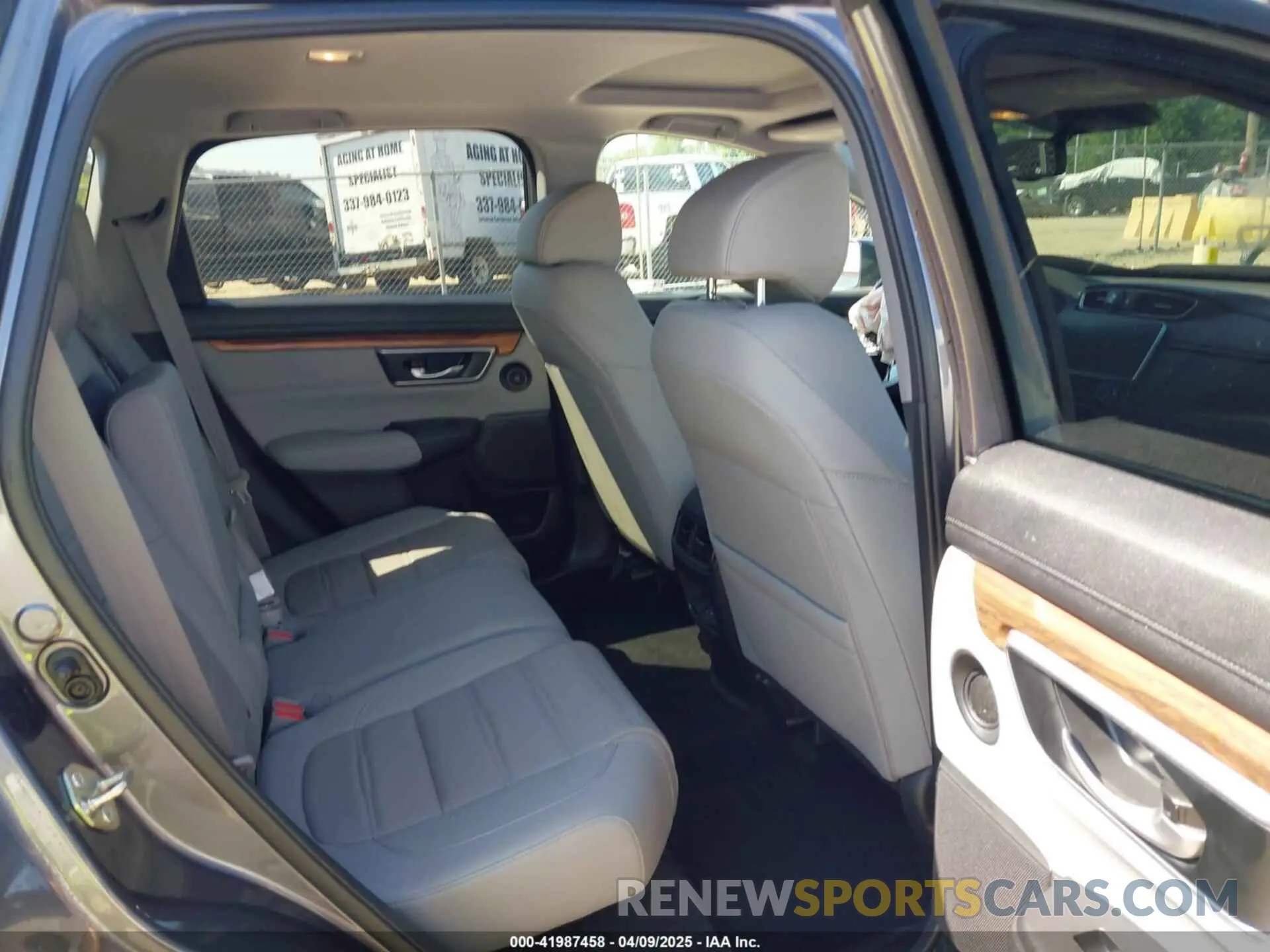 8 fotografías del automóvil dañado 7FARW1H80KE033322 HONDA CR-V 2019
