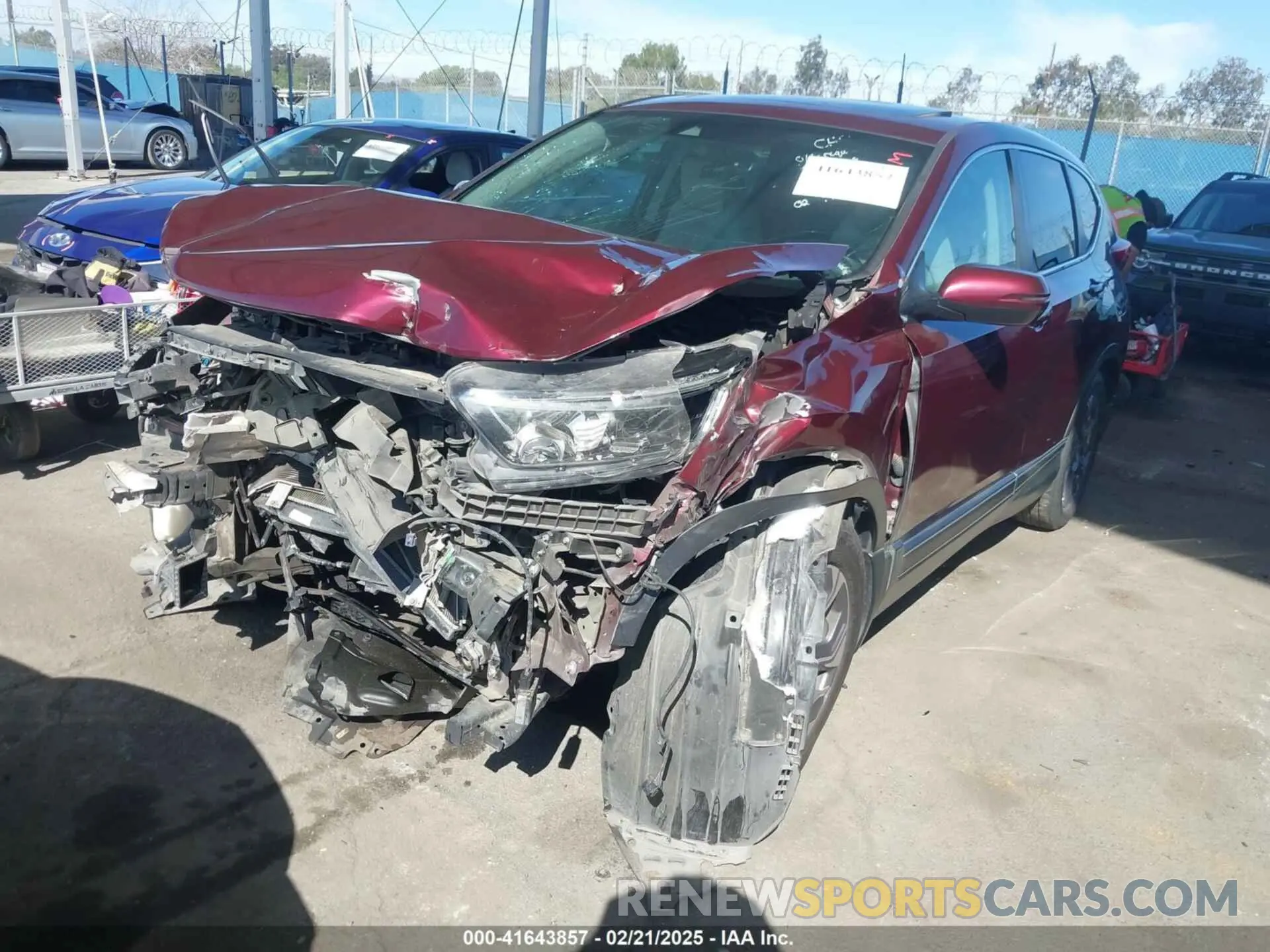 2 fotografías del automóvil dañado 7FARW1H82KE003125 HONDA CR-V 2019