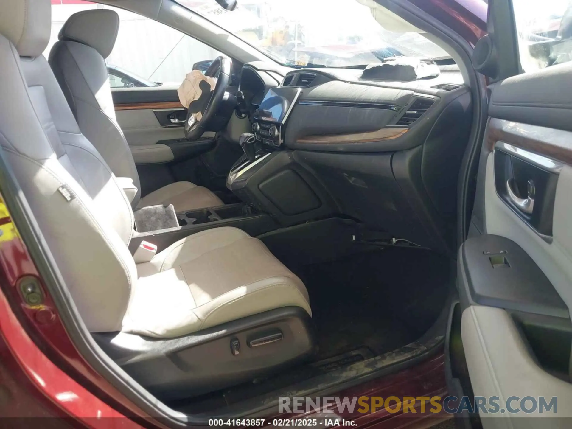 5 fotografías del automóvil dañado 7FARW1H82KE003125 HONDA CR-V 2019