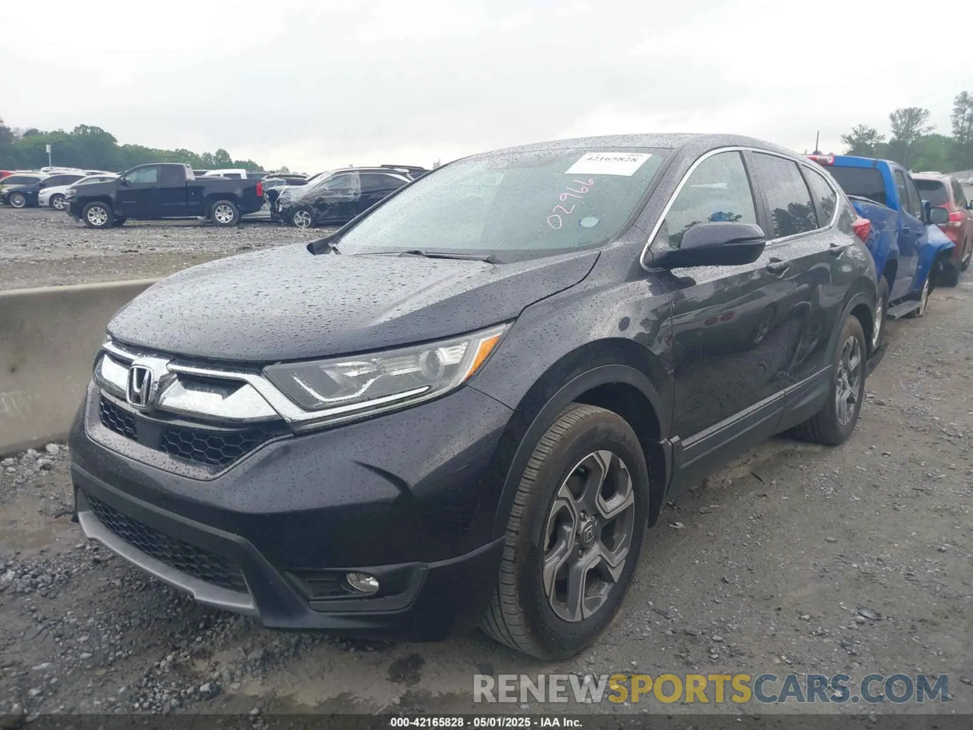 2 fotografías del automóvil dañado 7FARW1H82KE029661 HONDA CR-V 2019