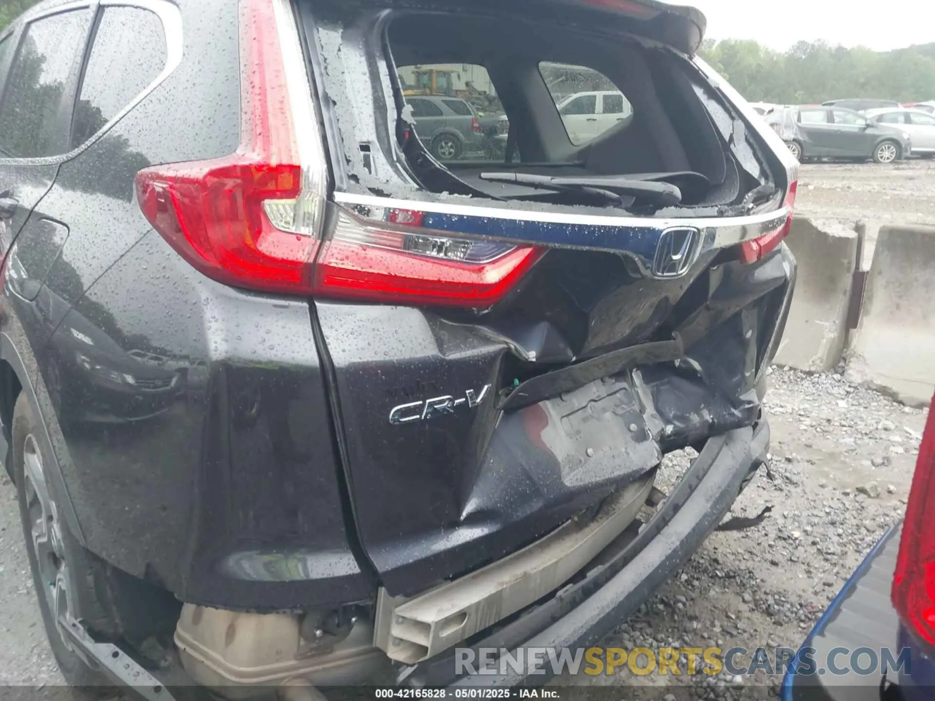 6 fotografías del automóvil dañado 7FARW1H82KE029661 HONDA CR-V 2019