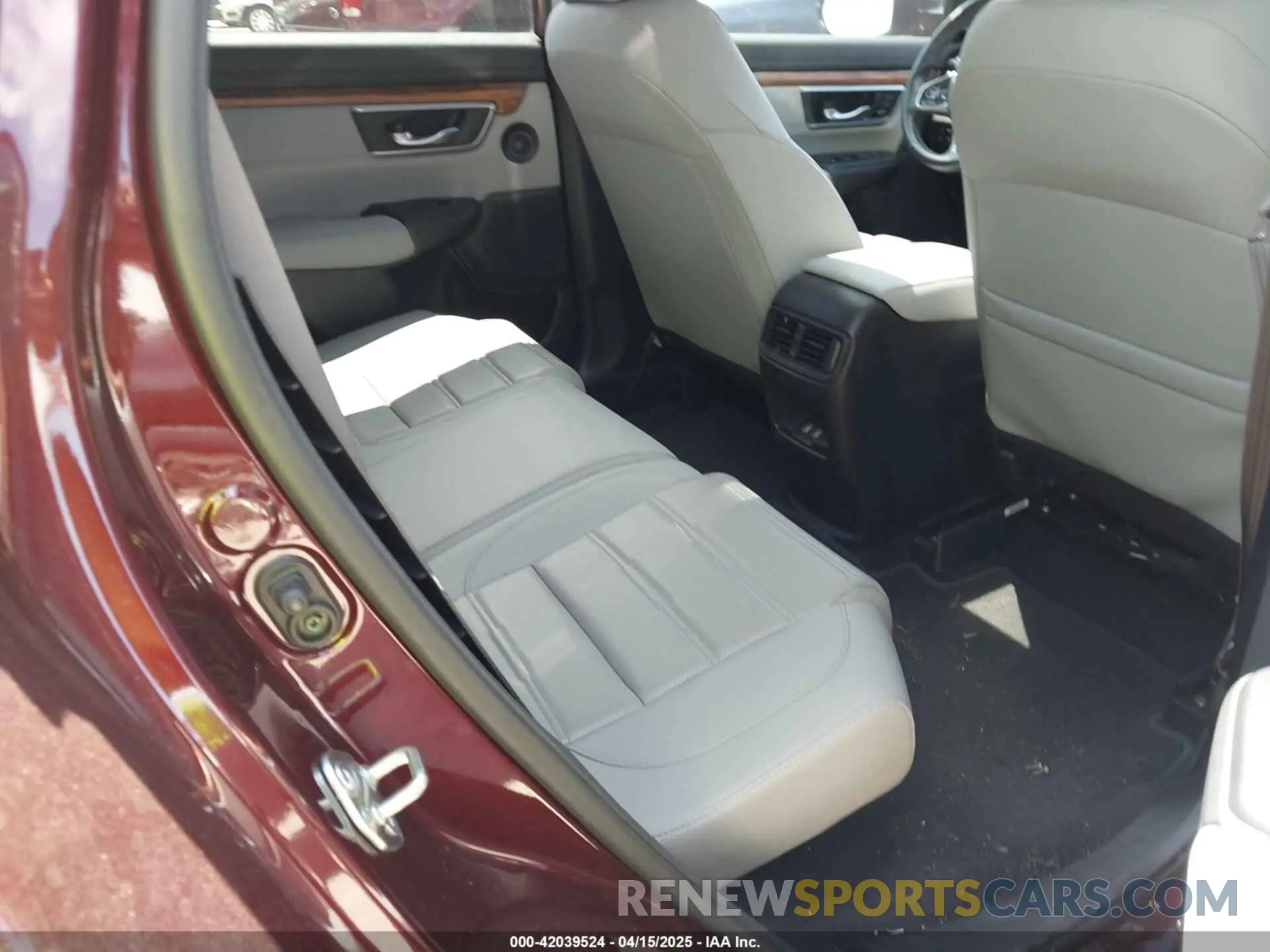 8 fotografías del automóvil dañado 7FARW1H85KE001692 HONDA CR-V 2019