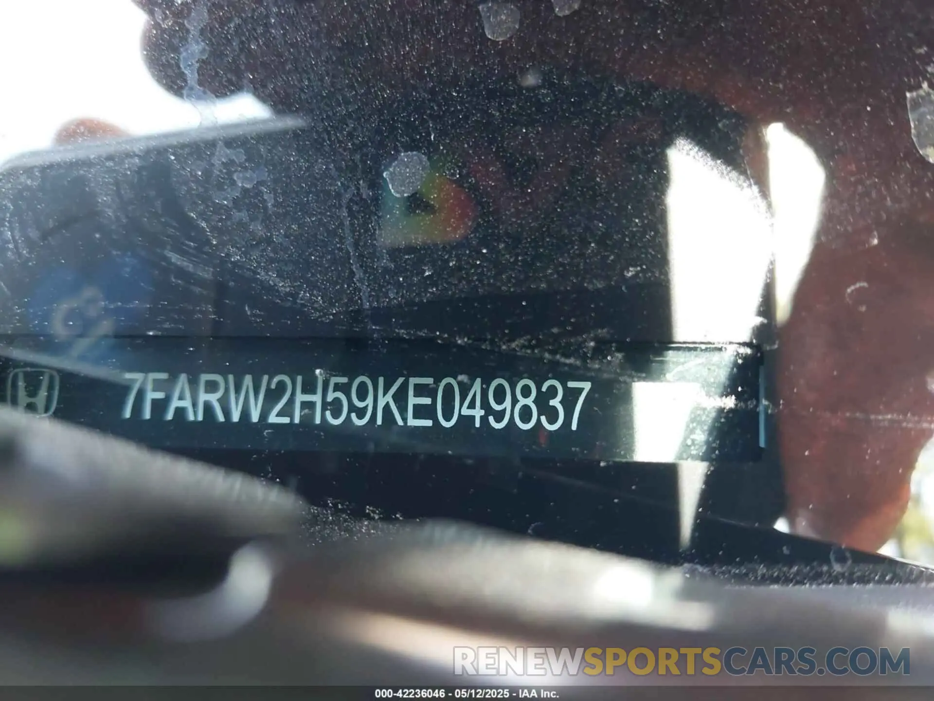 17 fotografías del automóvil dañado 7FARW2H59KE049837 HONDA CR-V 2019