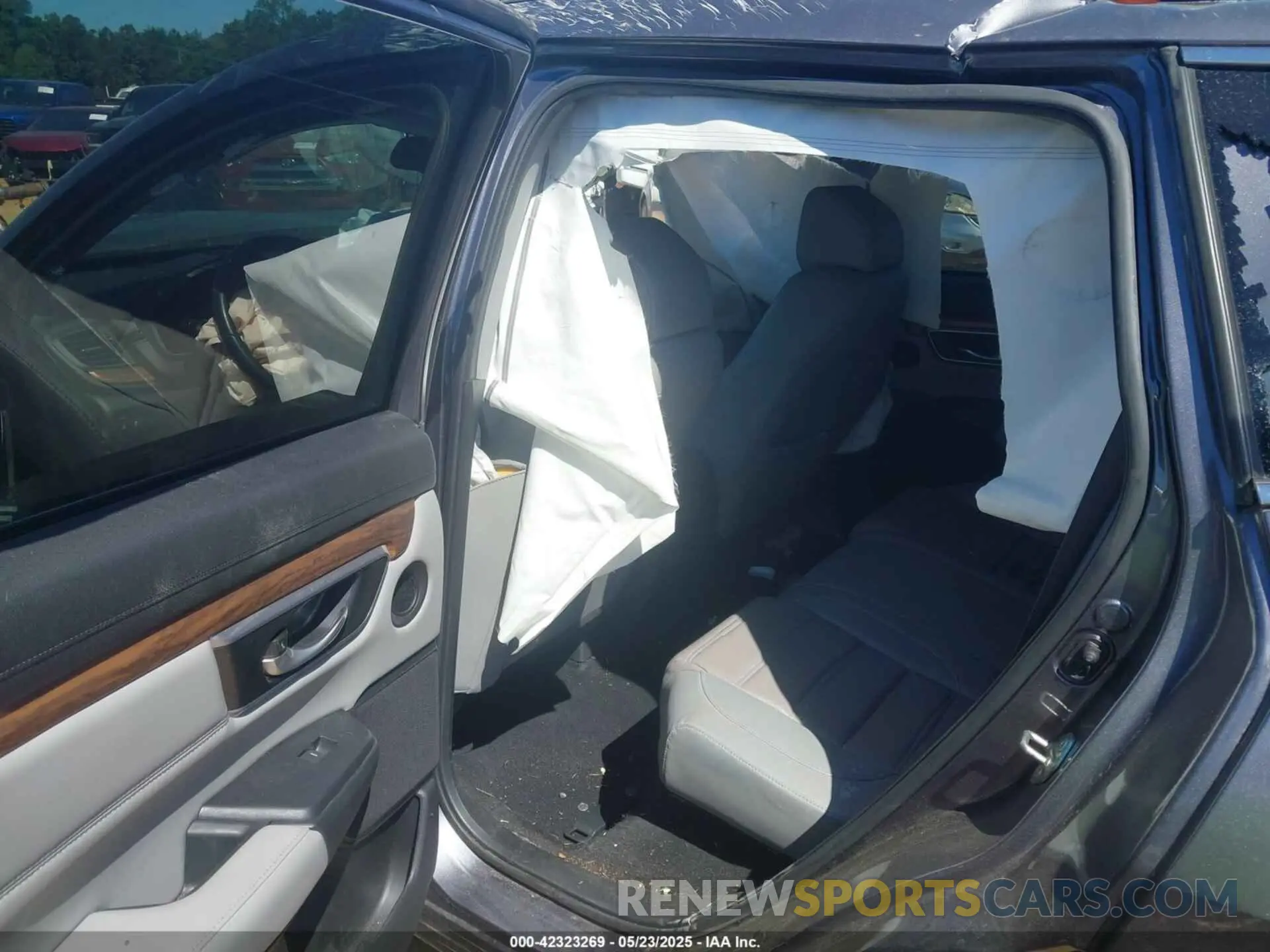 8 fotografías del automóvil dañado 7FARW2H80KE003842 HONDA CR-V 2019