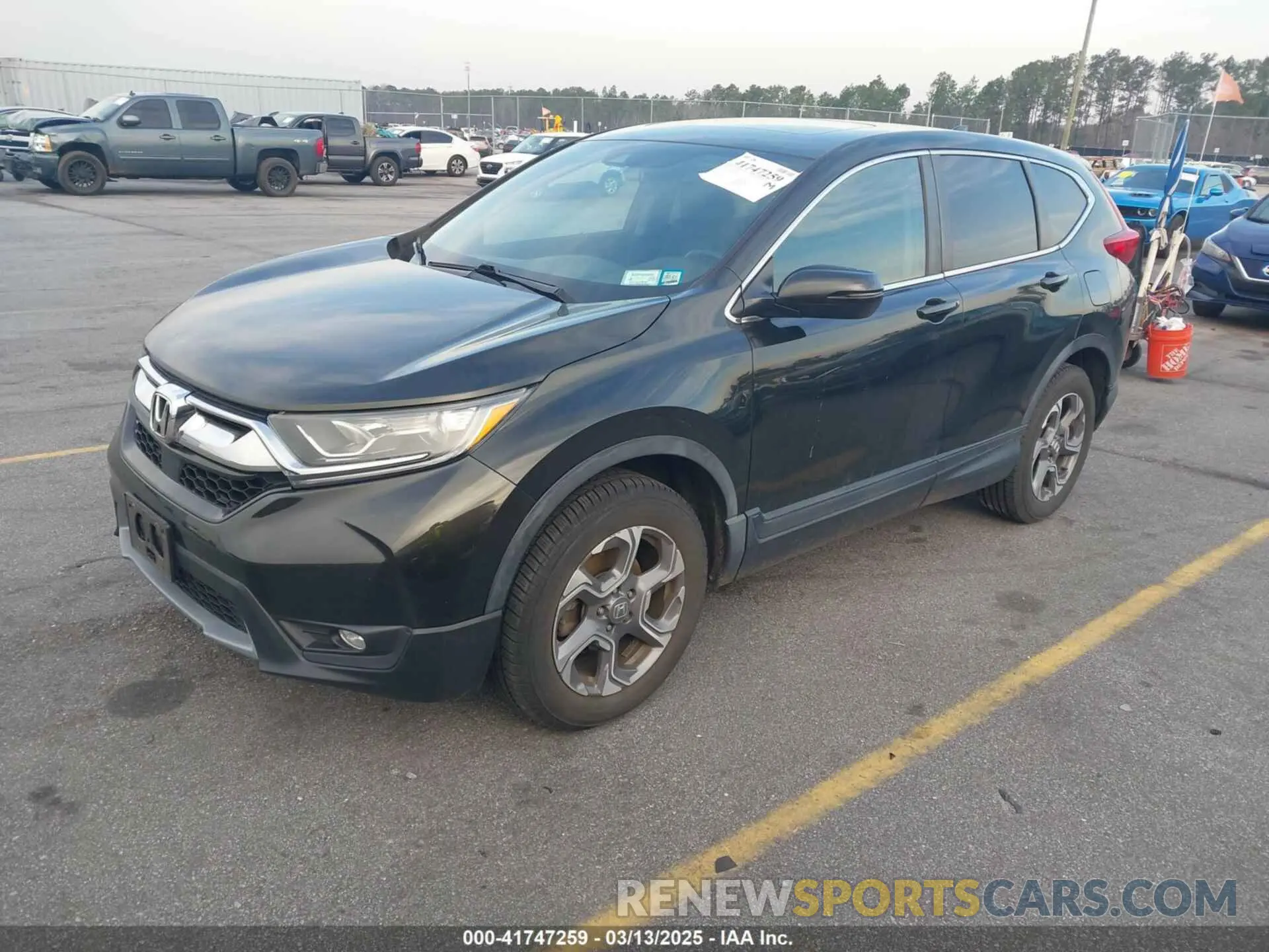 2 fotografías del automóvil dañado 7FARW2H80KE010631 HONDA CR-V 2019