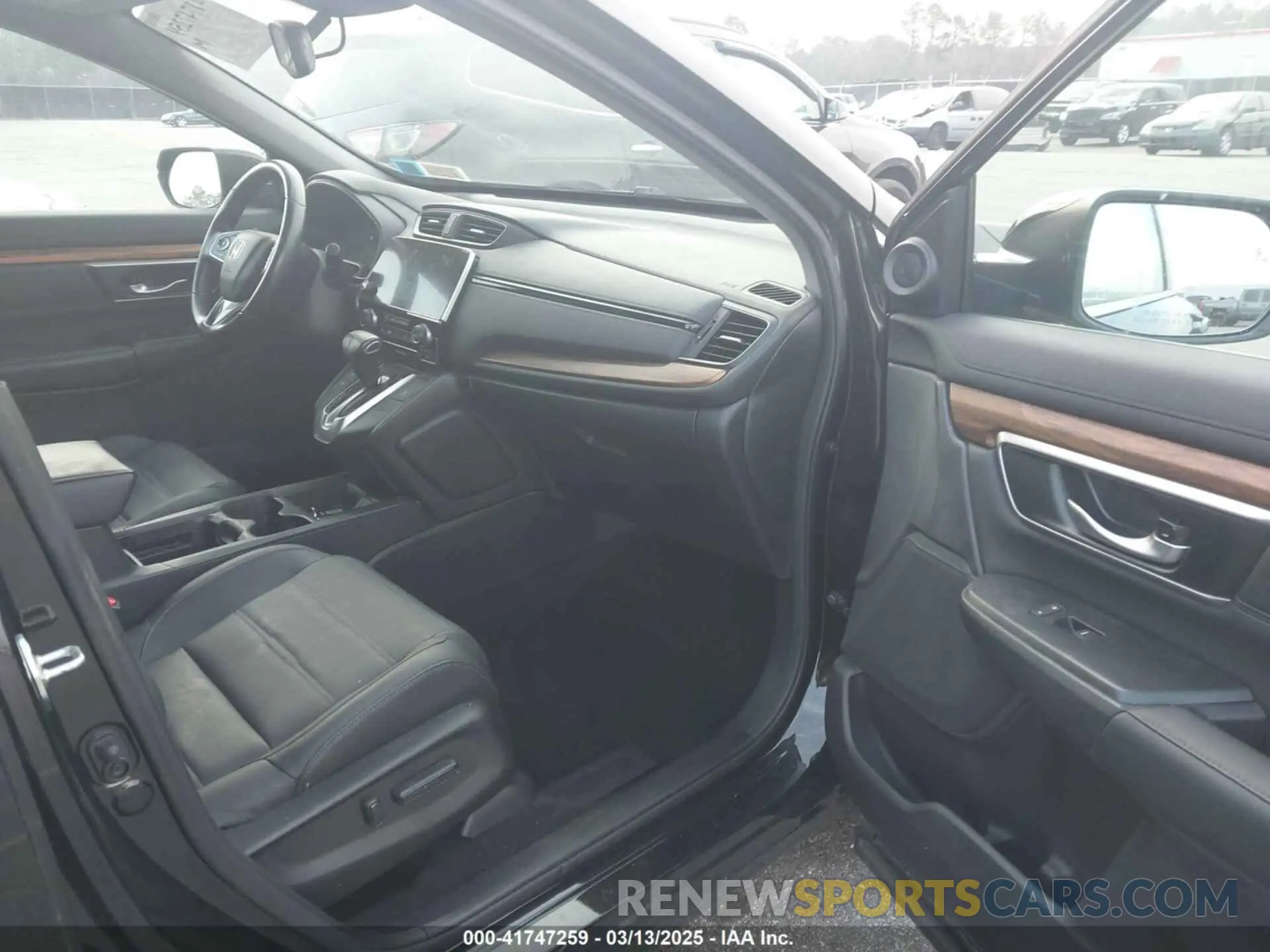 5 fotografías del automóvil dañado 7FARW2H80KE010631 HONDA CR-V 2019