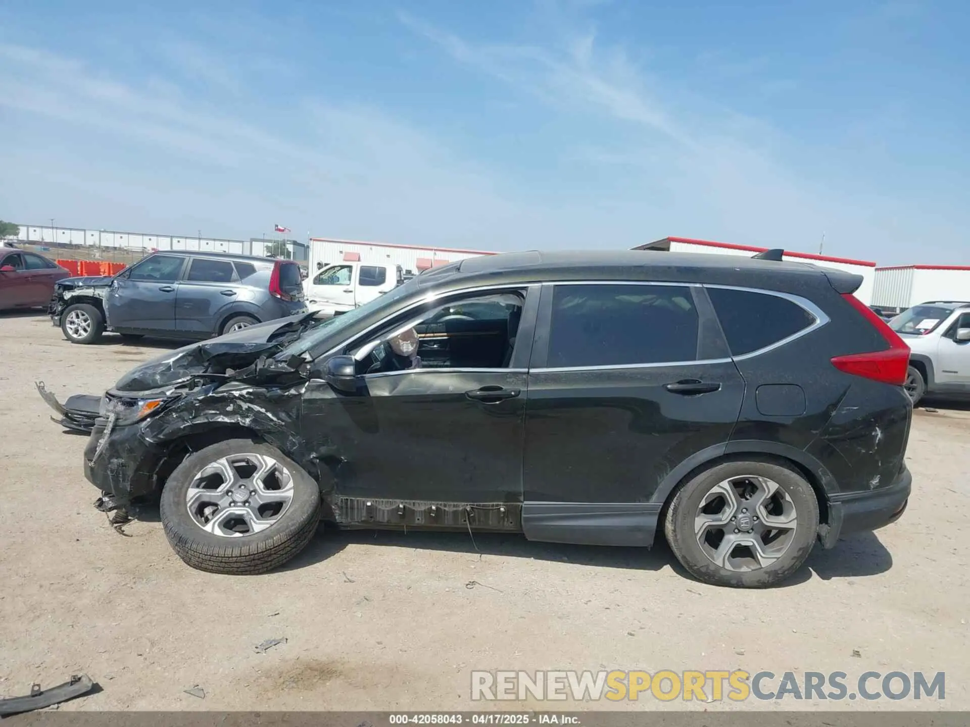 14 fotografías del automóvil dañado 7FARW2H81KE000545 HONDA CR-V 2019