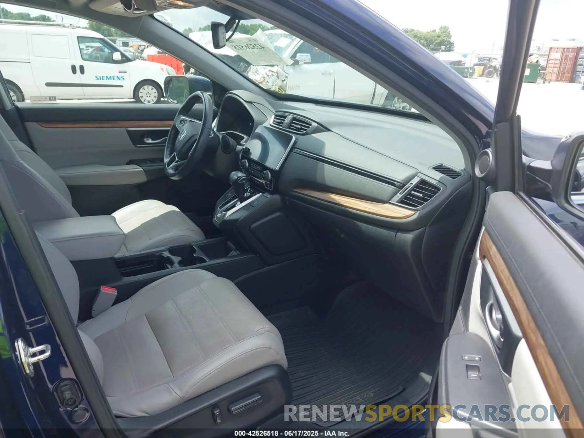 5 fotografías del automóvil dañado 7FARW2H84KE015346 HONDA CR-V 2019