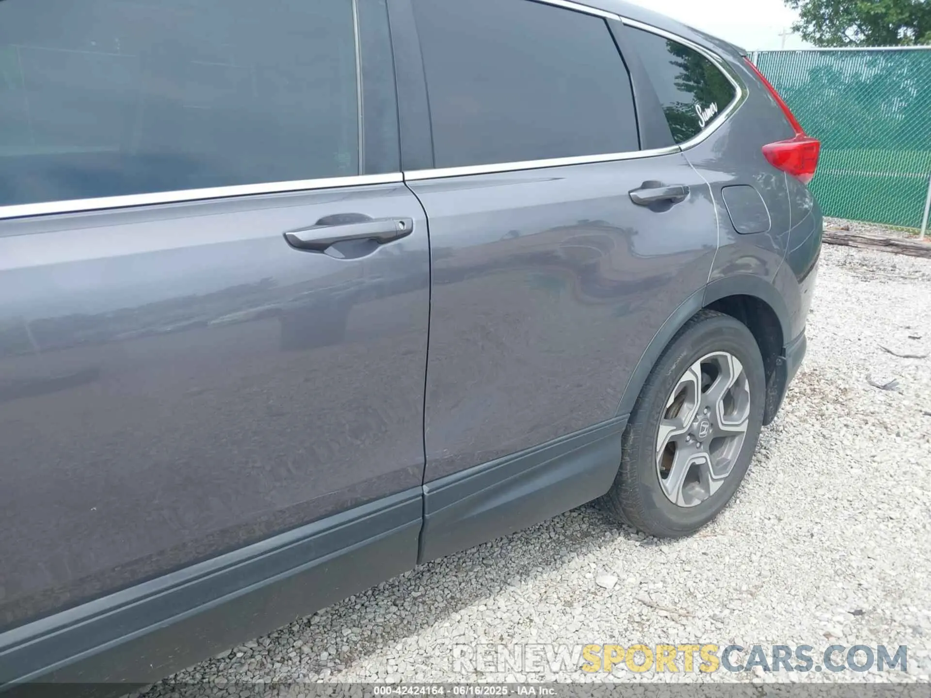 19 fotografías del automóvil dañado 7FARW2H84KE018991 HONDA CR-V 2019