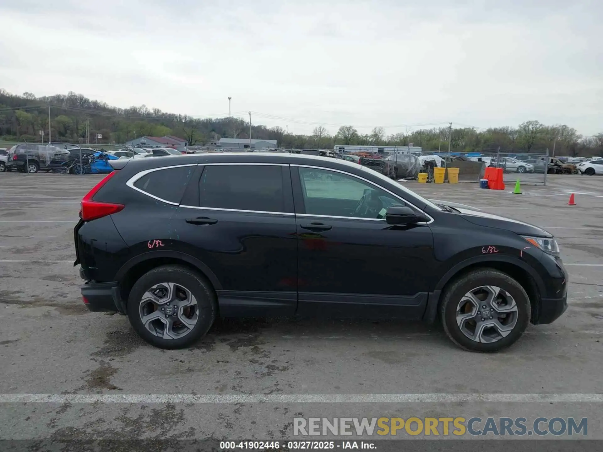 13 fotografías del automóvil dañado 7FARW2H86KE039566 HONDA CR-V 2019