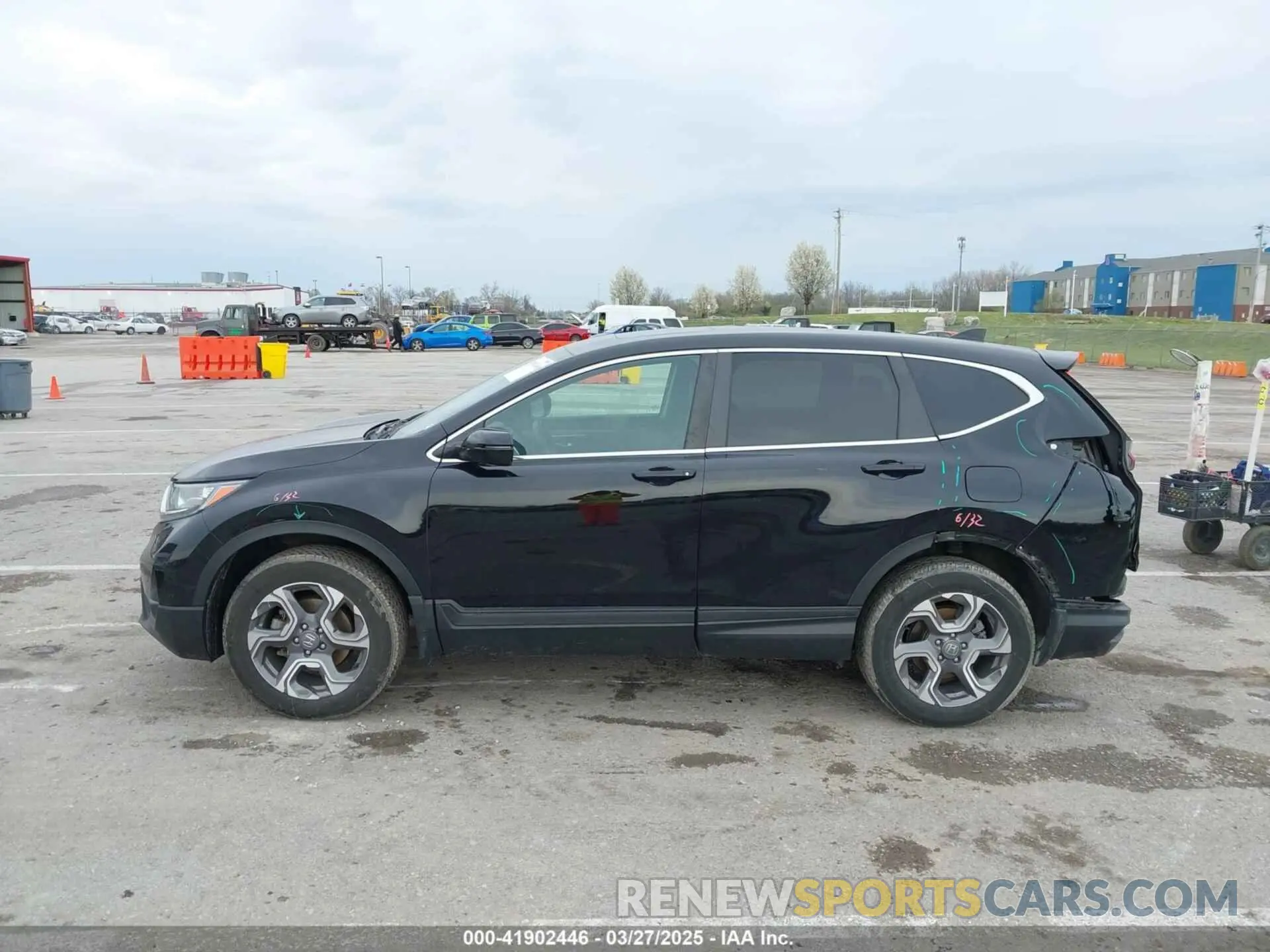 14 fotografías del automóvil dañado 7FARW2H86KE039566 HONDA CR-V 2019