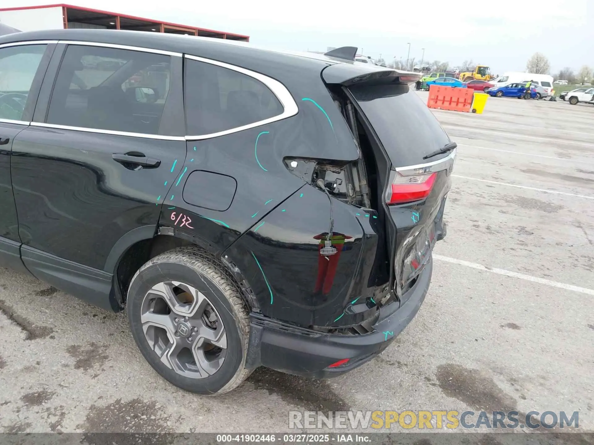 17 fotografías del automóvil dañado 7FARW2H86KE039566 HONDA CR-V 2019