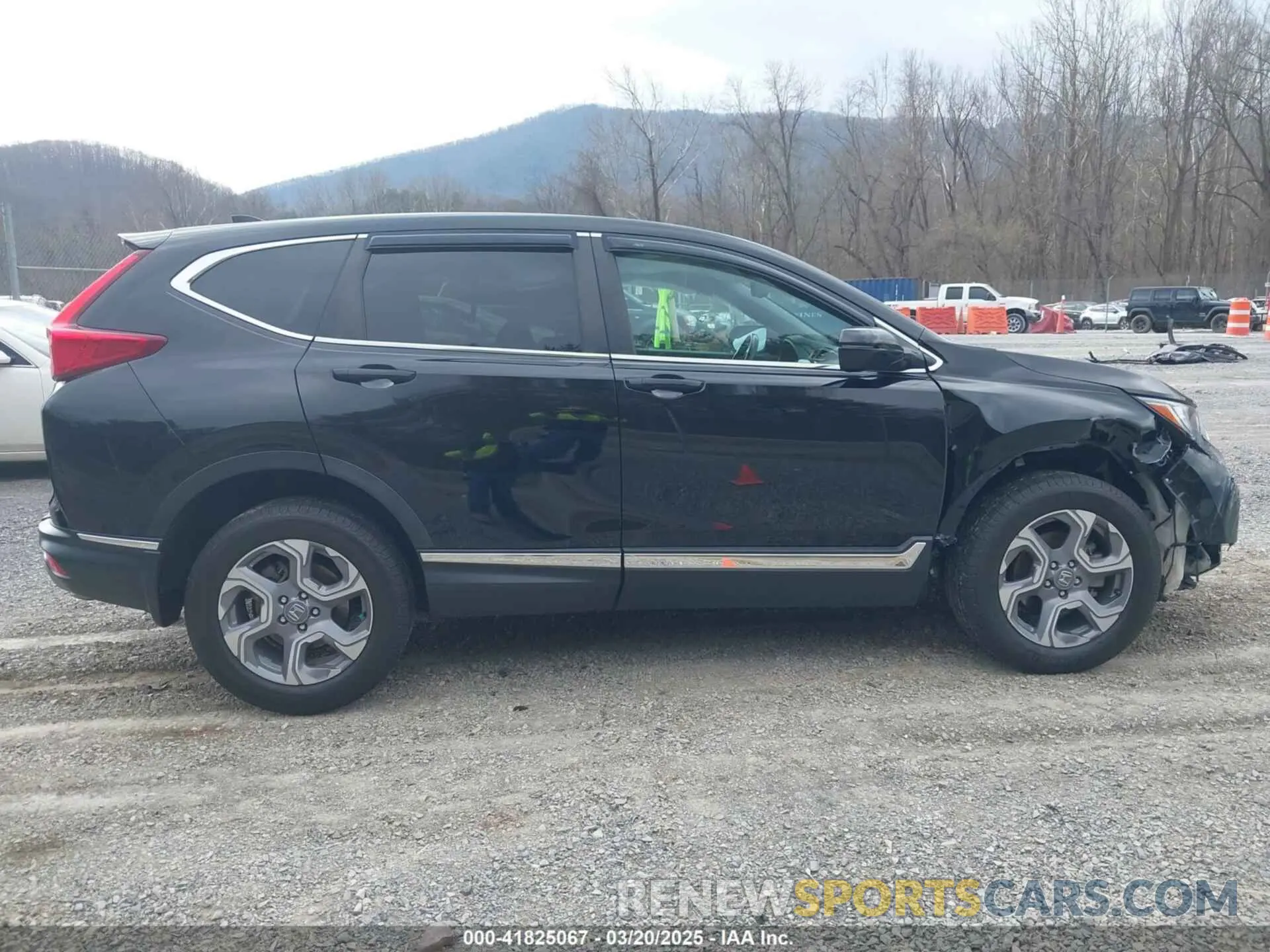 13 fotografías del automóvil dañado 7FARW2H86KE051507 HONDA CR-V 2019
