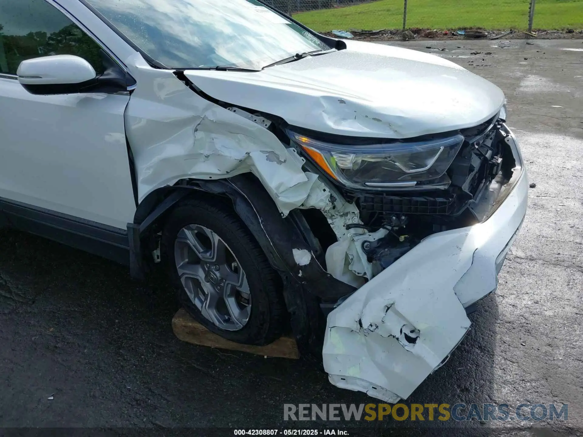 17 fotografías del automóvil dañado 7FARW2H87KE052827 HONDA CR-V 2019
