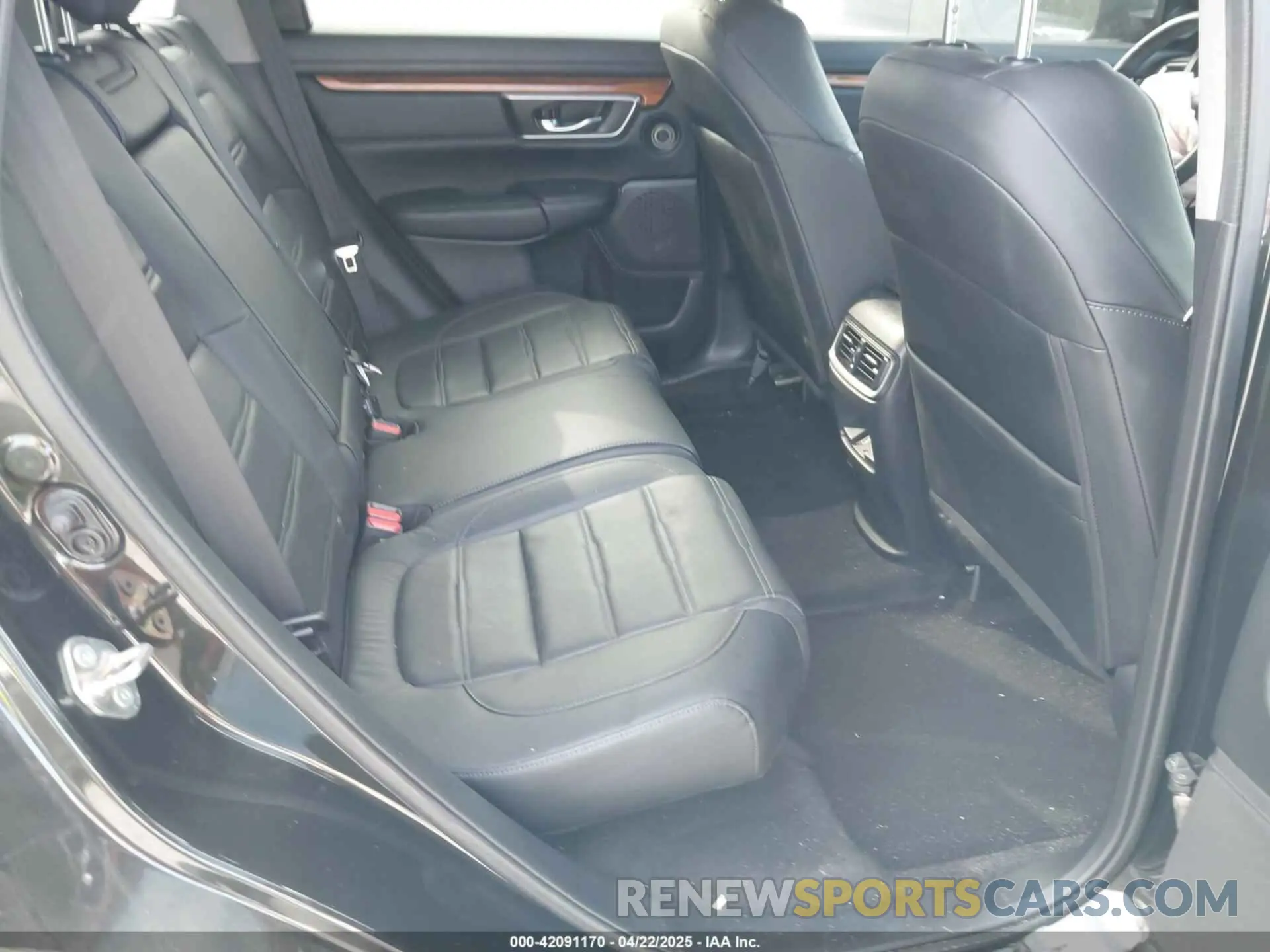 8 fotografías del automóvil dañado 7FARW2H92KE030632 HONDA CR-V 2019