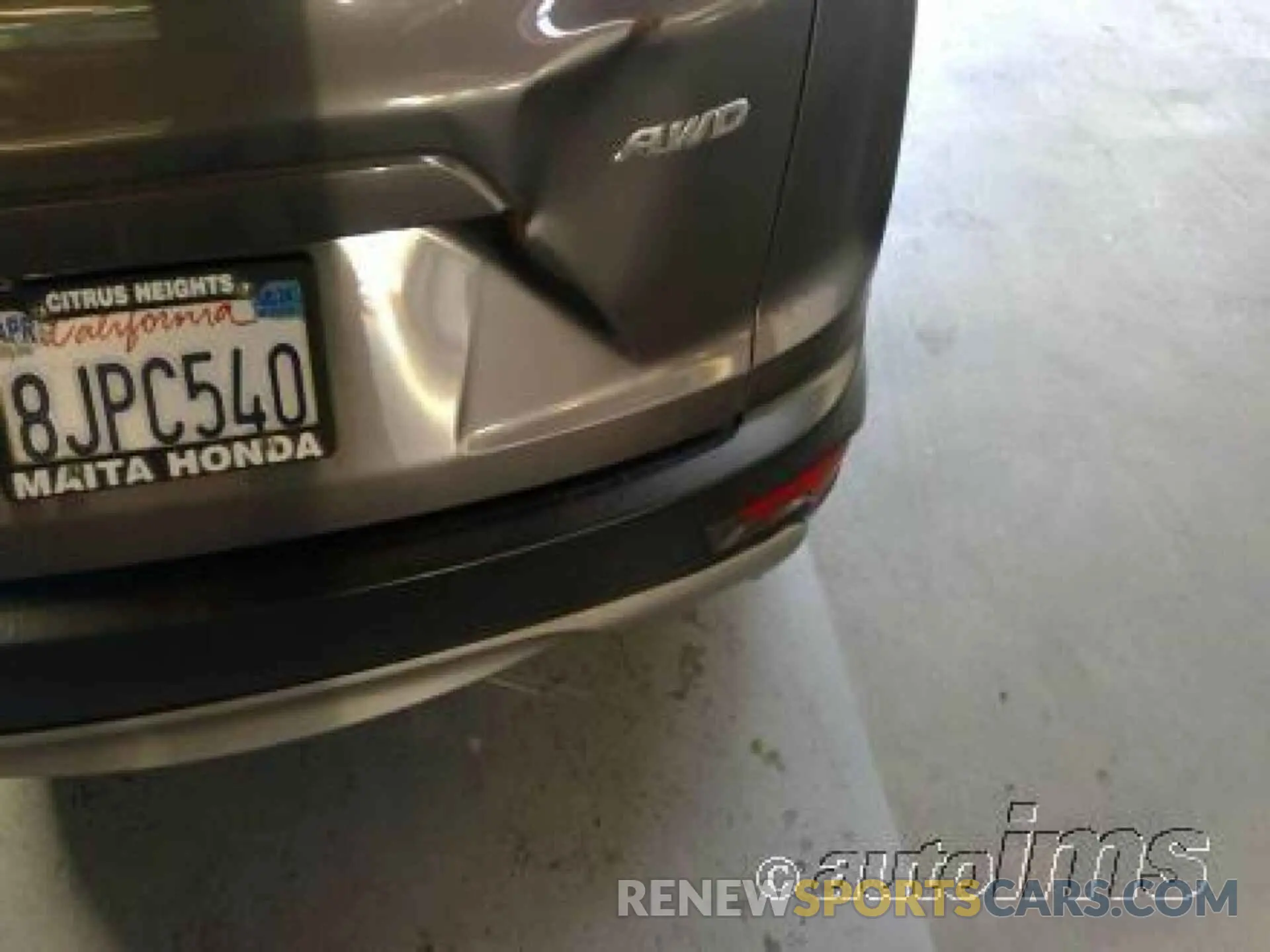 11 fotografías del automóvil dañado JHLRW2H51KX010857 HONDA CR-V 2019