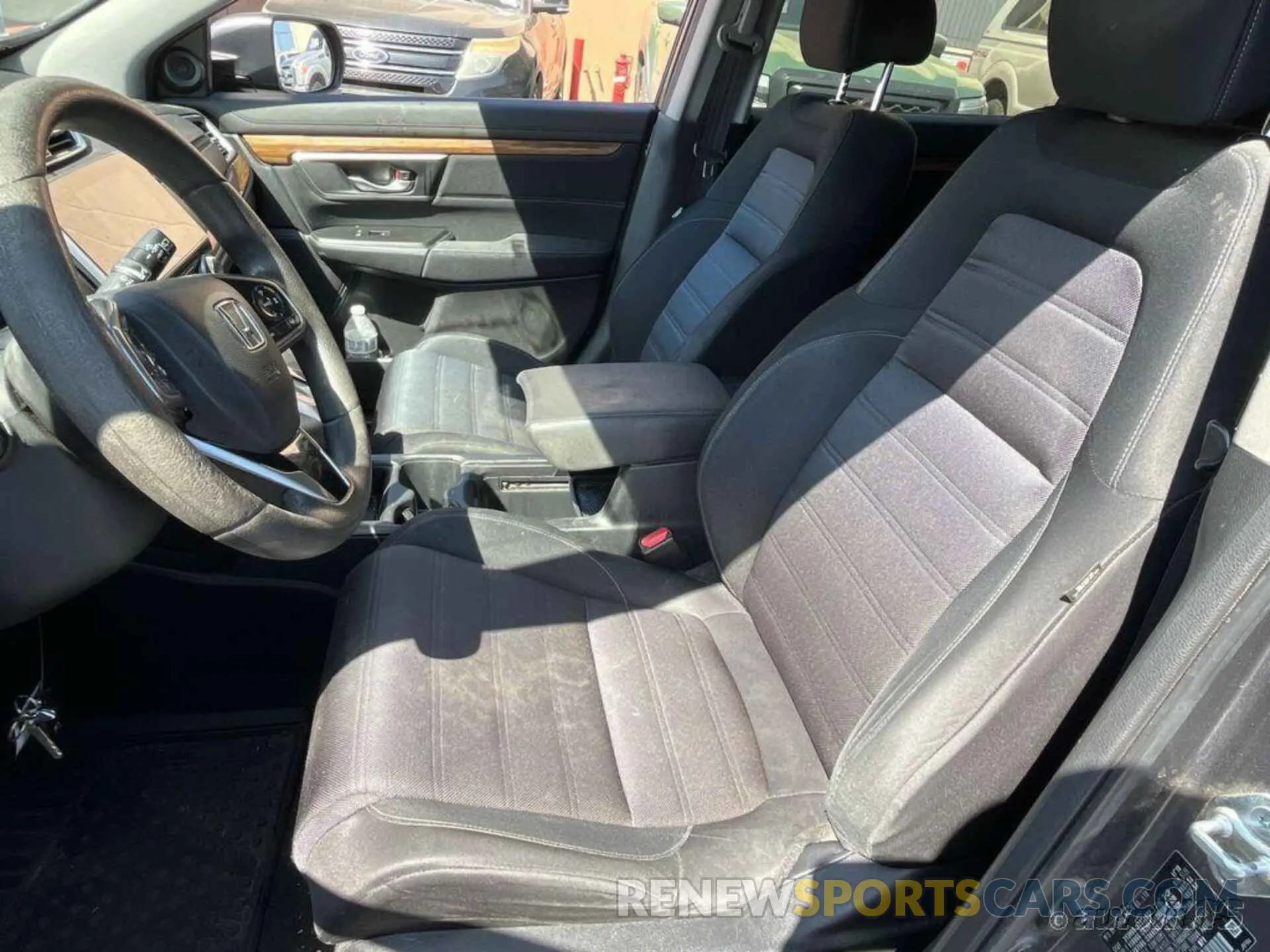 16 fotografías del automóvil dañado JHLRW2H51KX010857 HONDA CR-V 2019