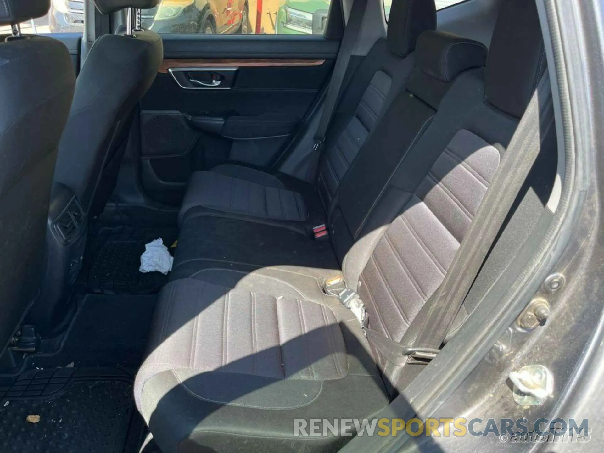 8 fotografías del automóvil dañado JHLRW2H51KX010857 HONDA CR-V 2019