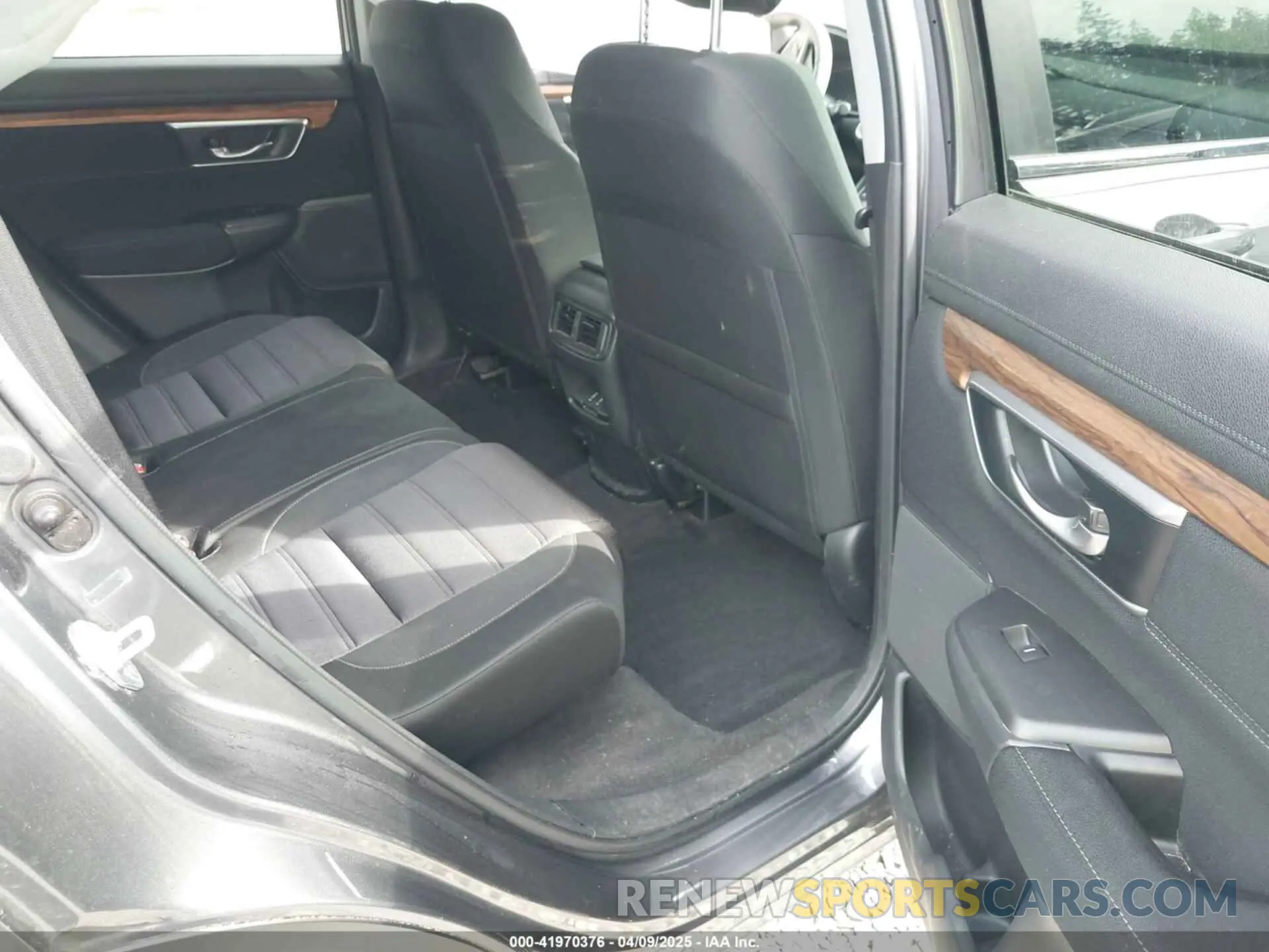 8 fotografías del automóvil dañado JHLRW2H57KX022530 HONDA CR-V 2019