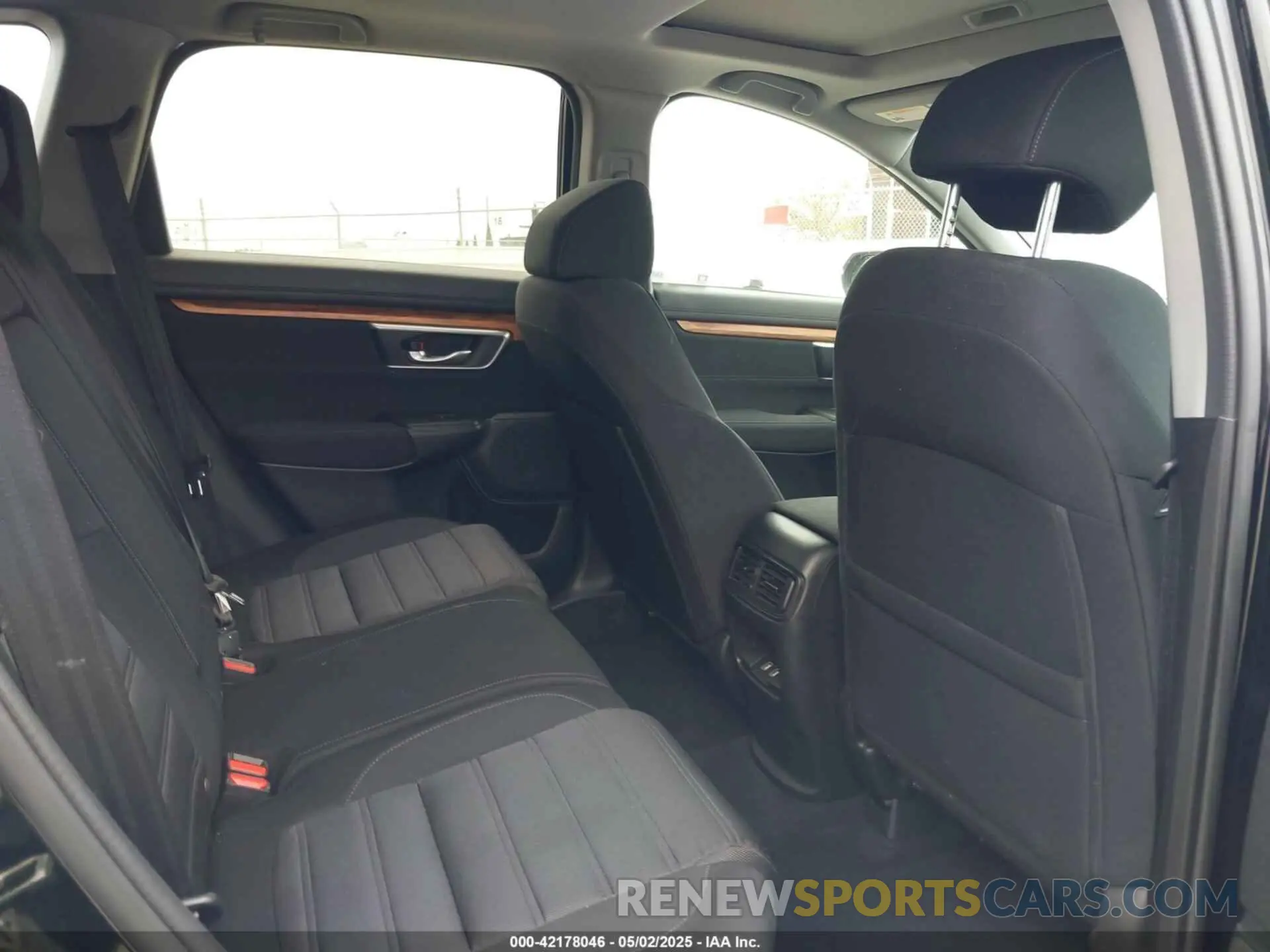 8 fotografías del automóvil dañado 2HKRW1H58LH421256 HONDA CR-V 2020