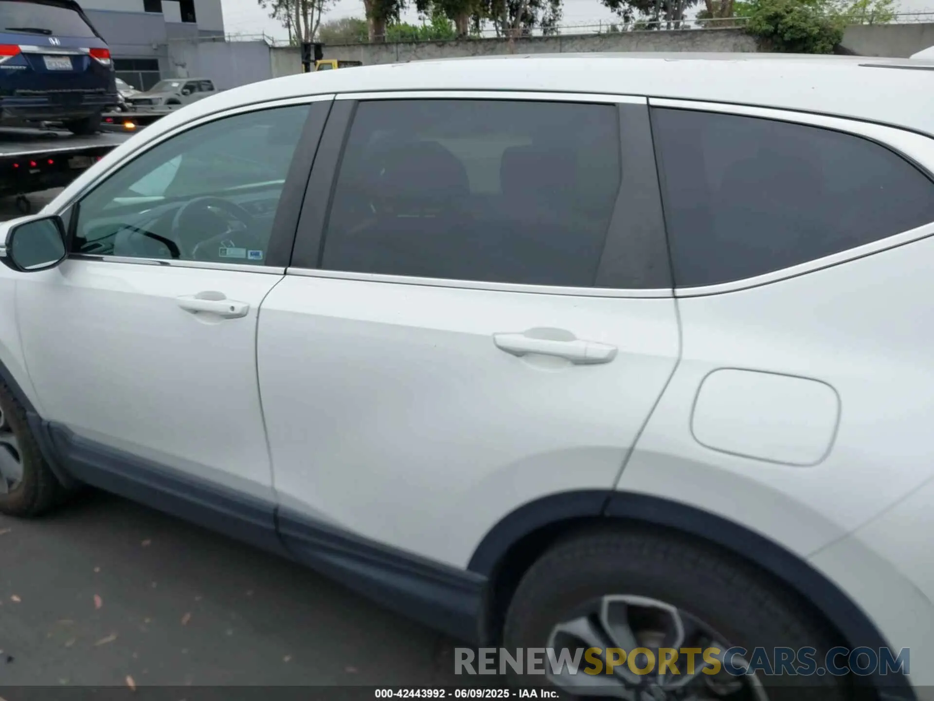 15 fotografías del automóvil dañado 2HKRW2H80LH692392 HONDA CR-V 2020