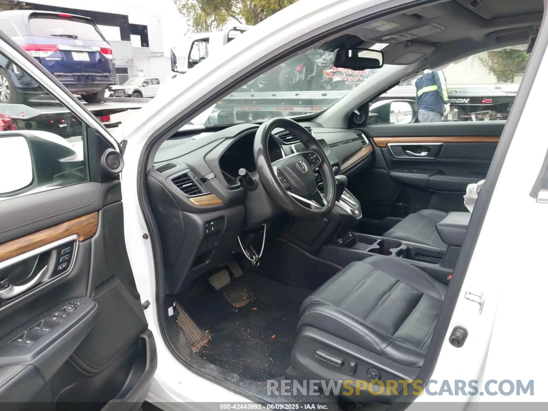 18 fotografías del automóvil dañado 2HKRW2H80LH692392 HONDA CR-V 2020