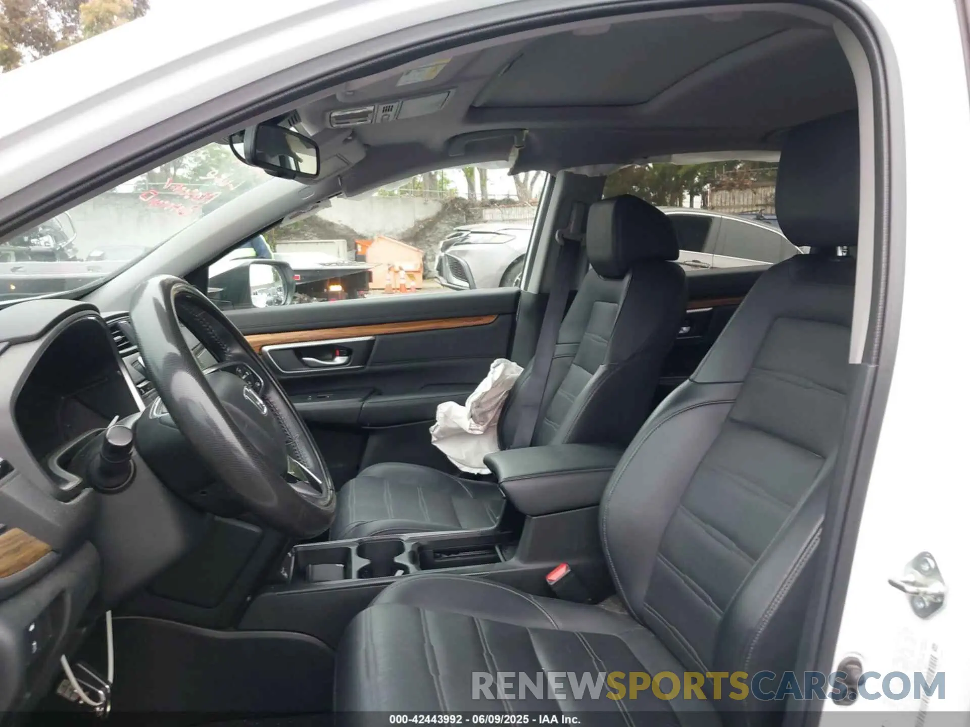 19 fotografías del automóvil dañado 2HKRW2H80LH692392 HONDA CR-V 2020